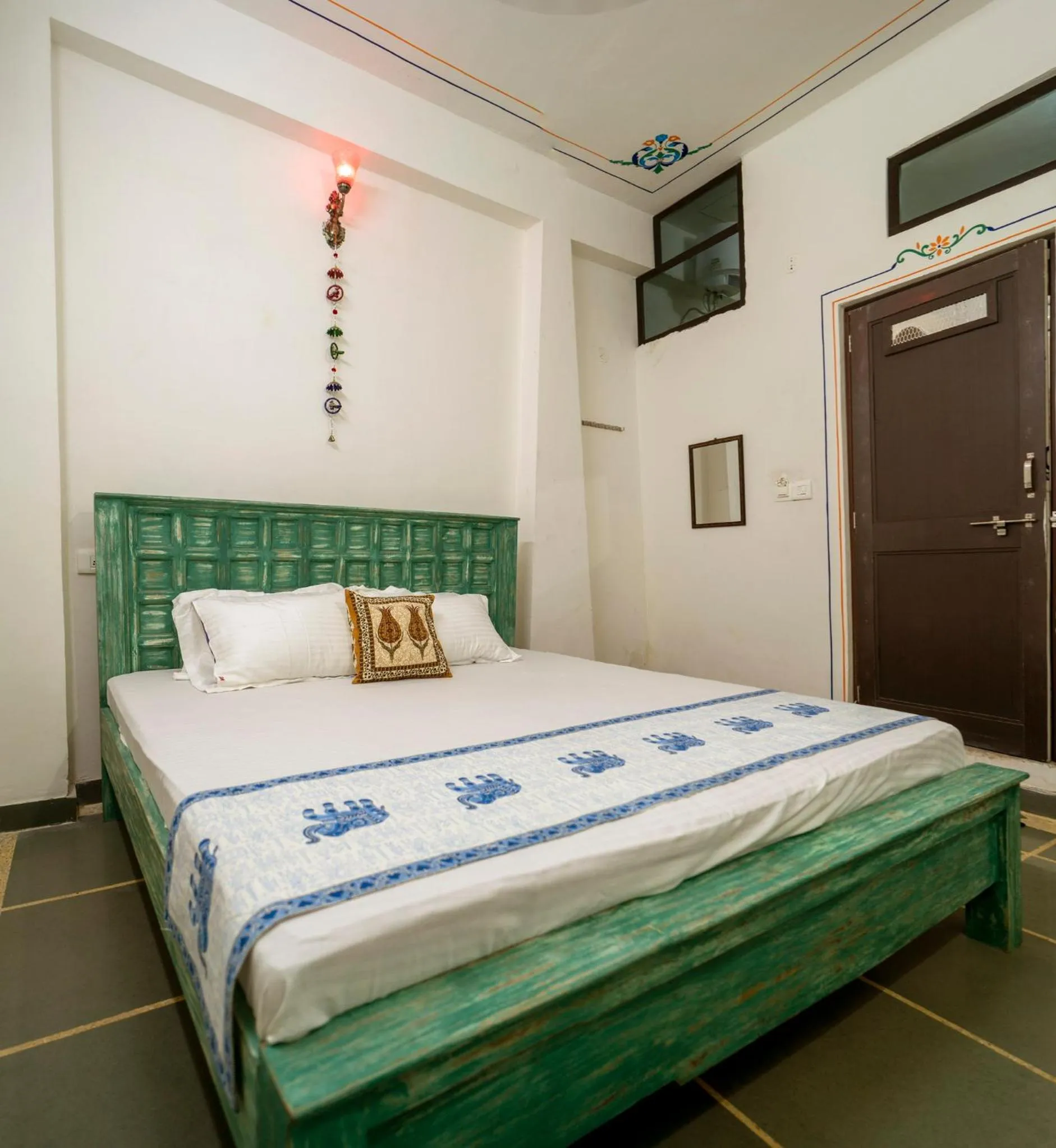 Bedroom, Bed in Soham Haveli Udaipur
