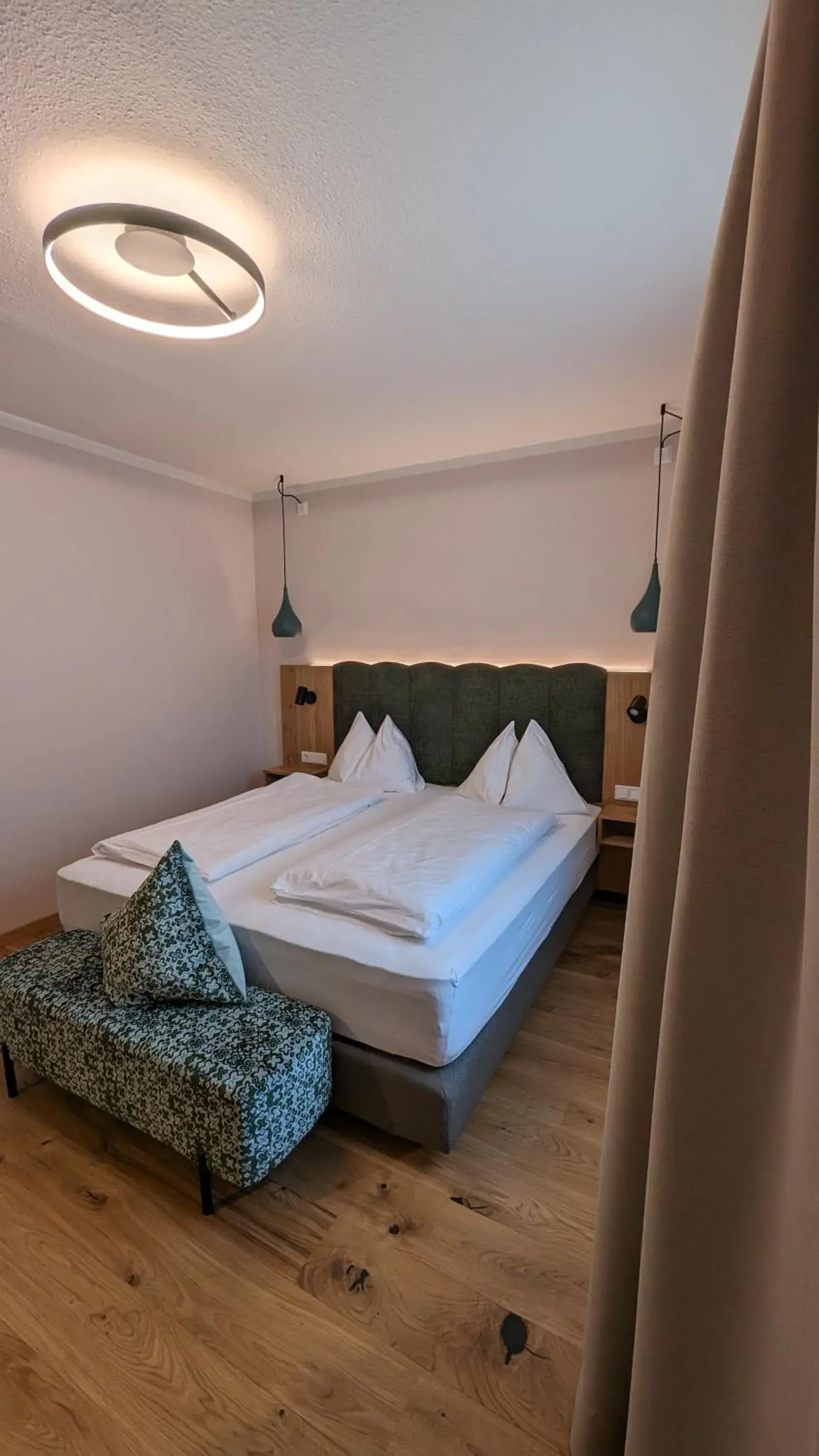 Budget Double Room in Hotel Restaurant zur Post Budget Double Room in Hotel Restaurant zur Post