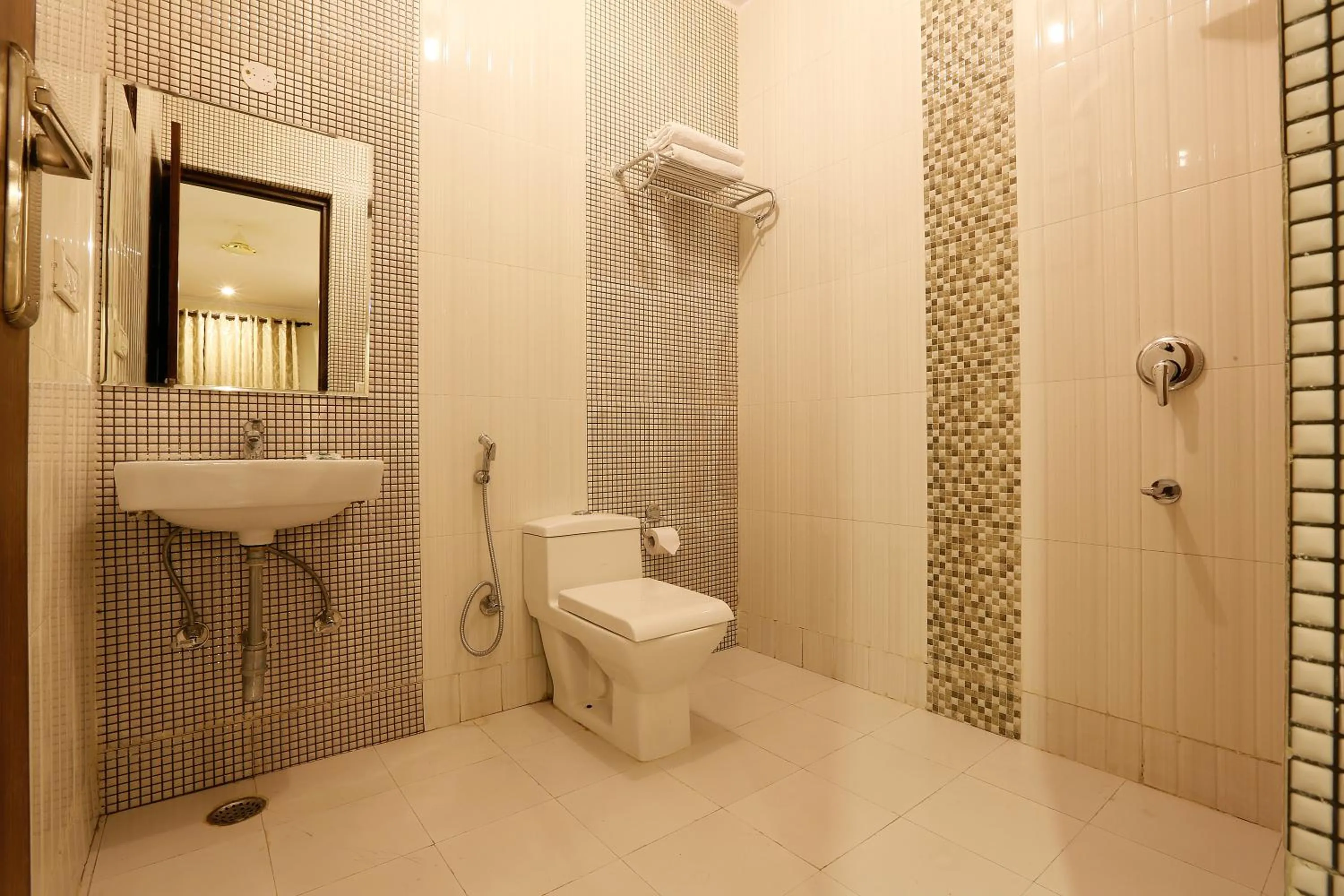 Bathroom in New Delhi Hotel Citizen