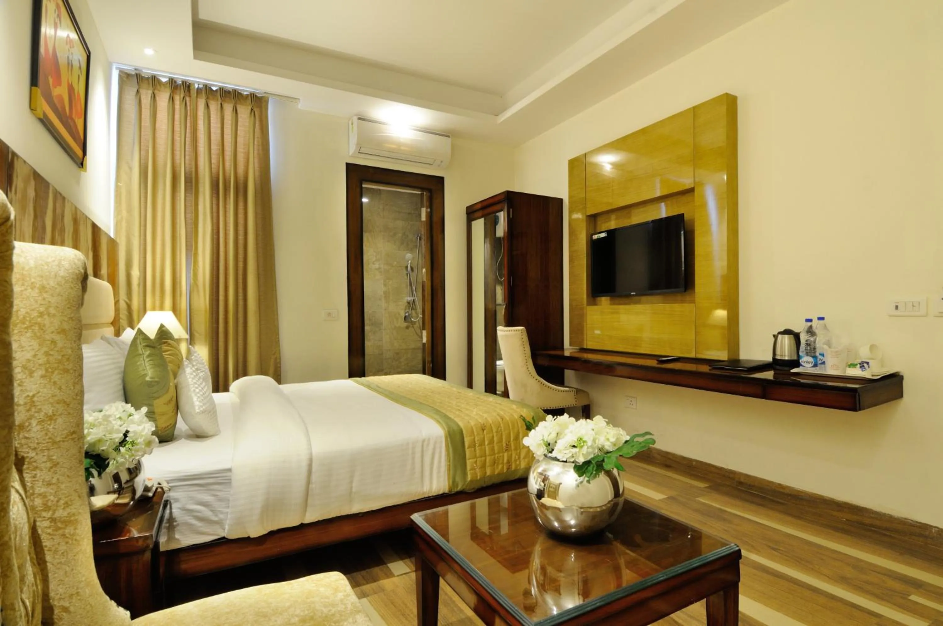 Photo of the whole room, Bed in New Delhi Hotel Citizen