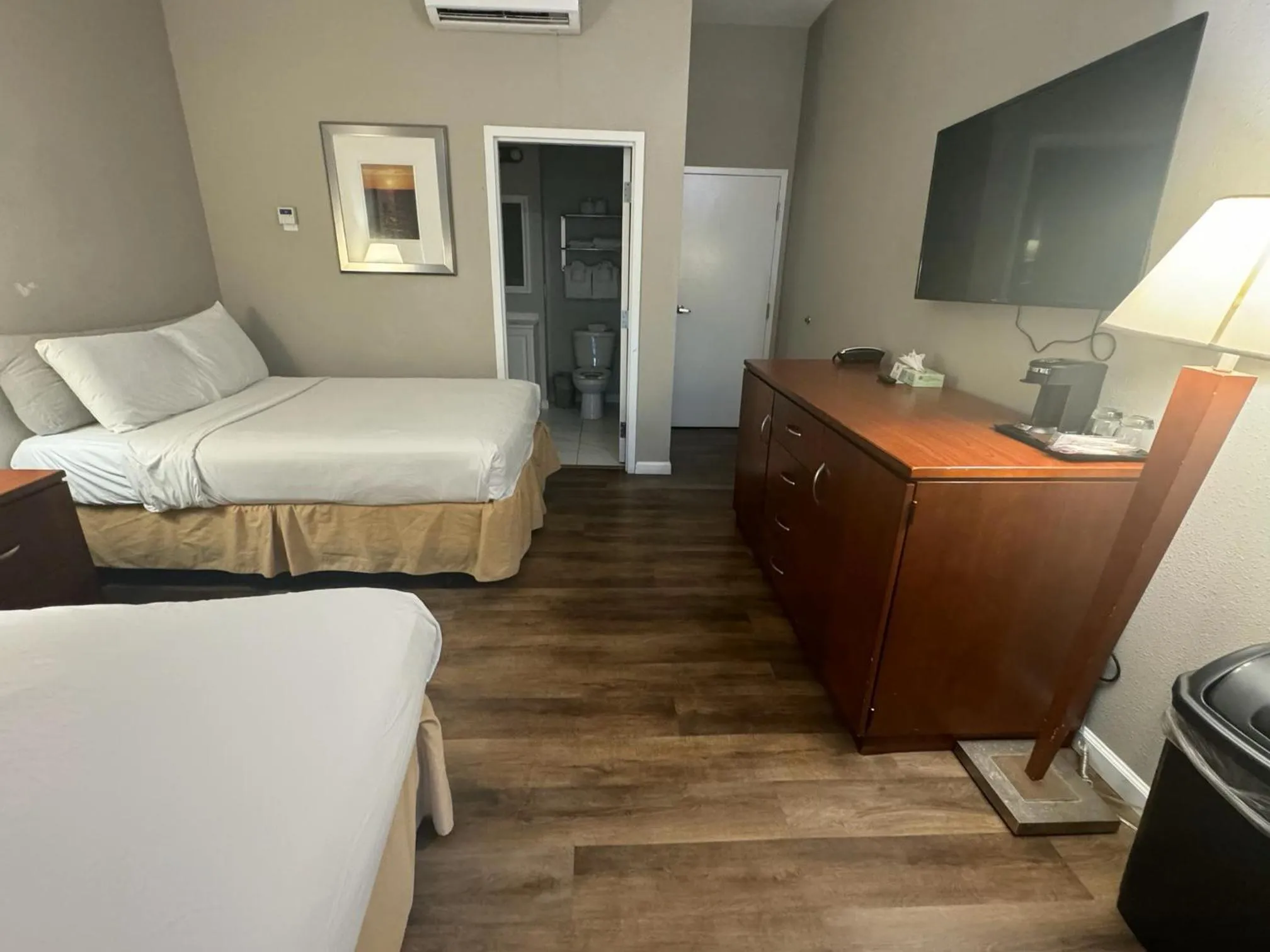 Bed in John's Pass Hotel - Fully Remote Check In