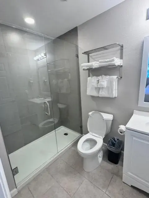 Double Room in John's Pass Hotel - Fully Remote Check In Double Room in John's Pass Hotel - Fully Remote Check In