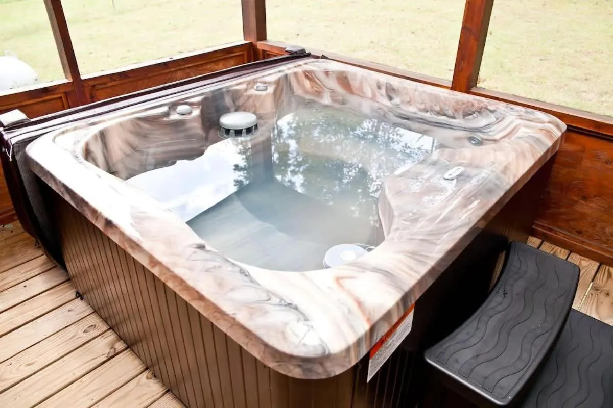 Beautiful View! Log cabin,Fireplace,Hot Tub,Arcade,Pool,Fishing