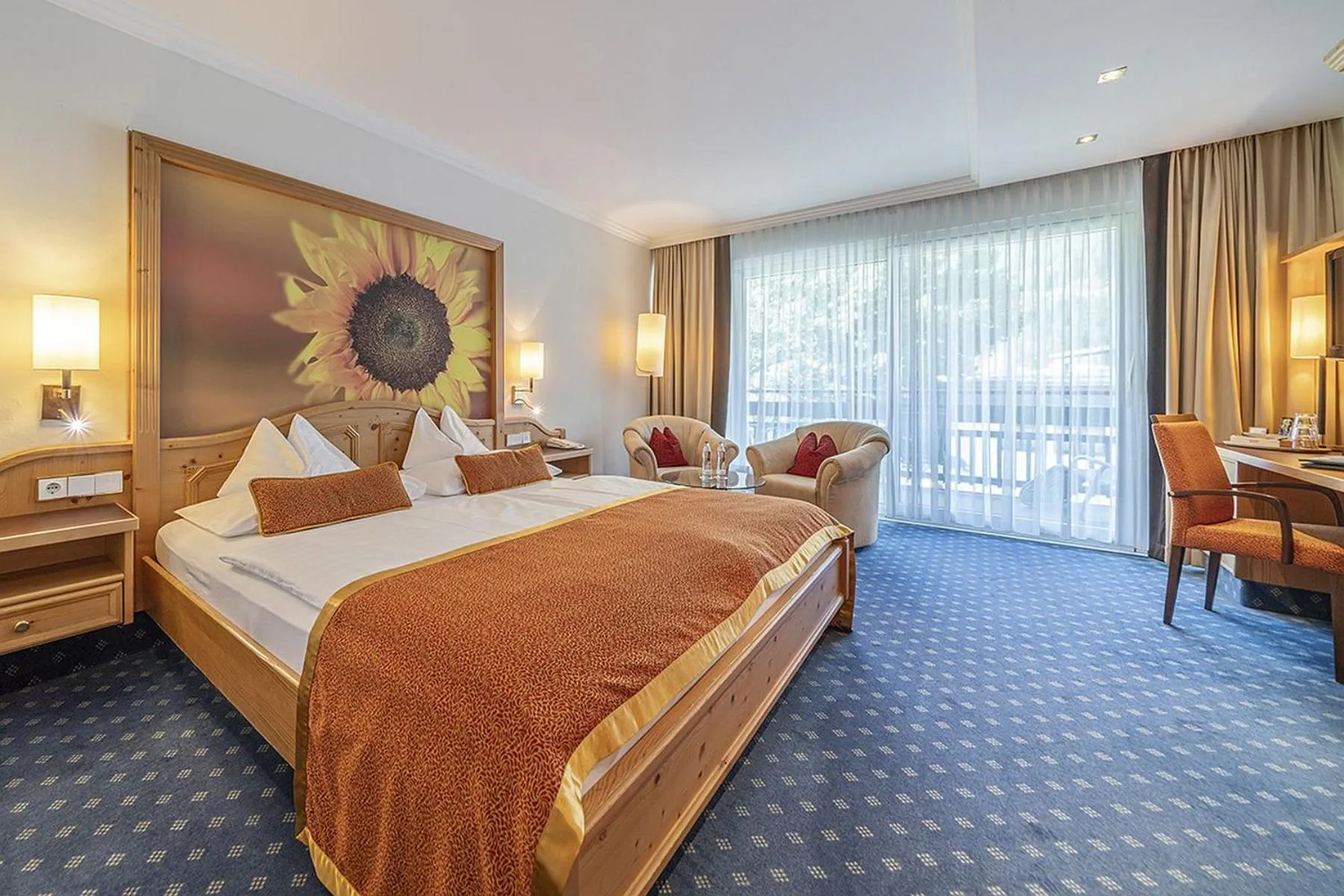 Photo of the whole room, Bed in EUROPÄISCHER HOF Bad Gastein