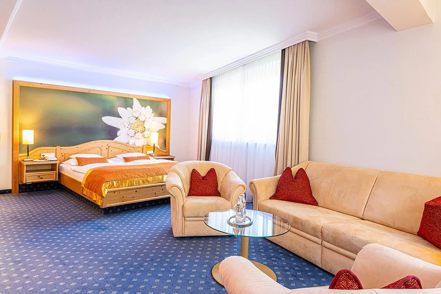 Photo of the whole room, Bed in EUROPÄISCHER HOF Bad Gastein