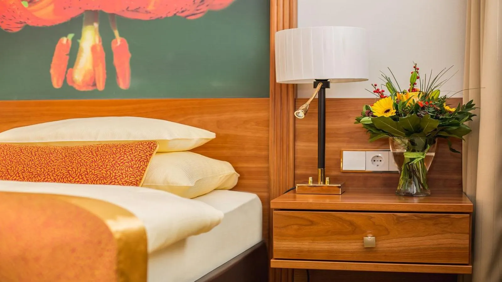 Bed in EUROPÄISCHER HOF Bad Gastein