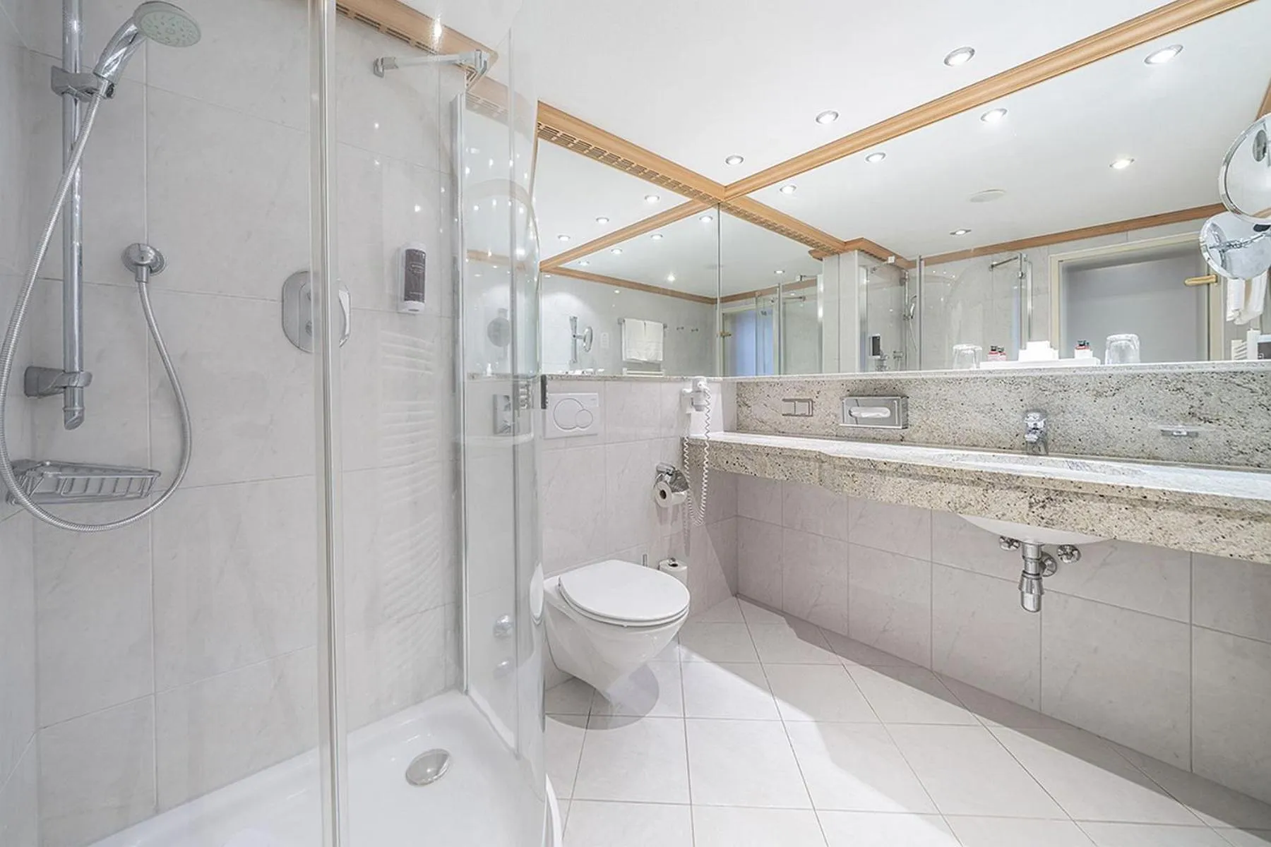 Bathroom in EUROPÄISCHER HOF Bad Gastein