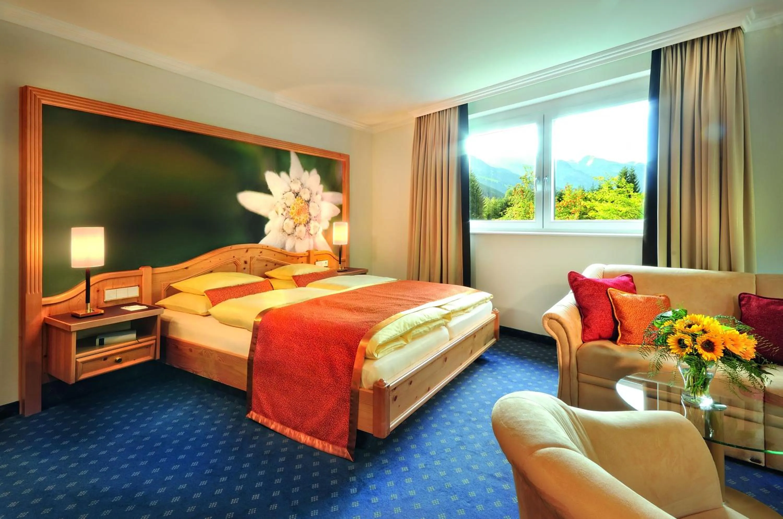 Photo of the whole room, Bed in EUROPÄISCHER HOF Bad Gastein