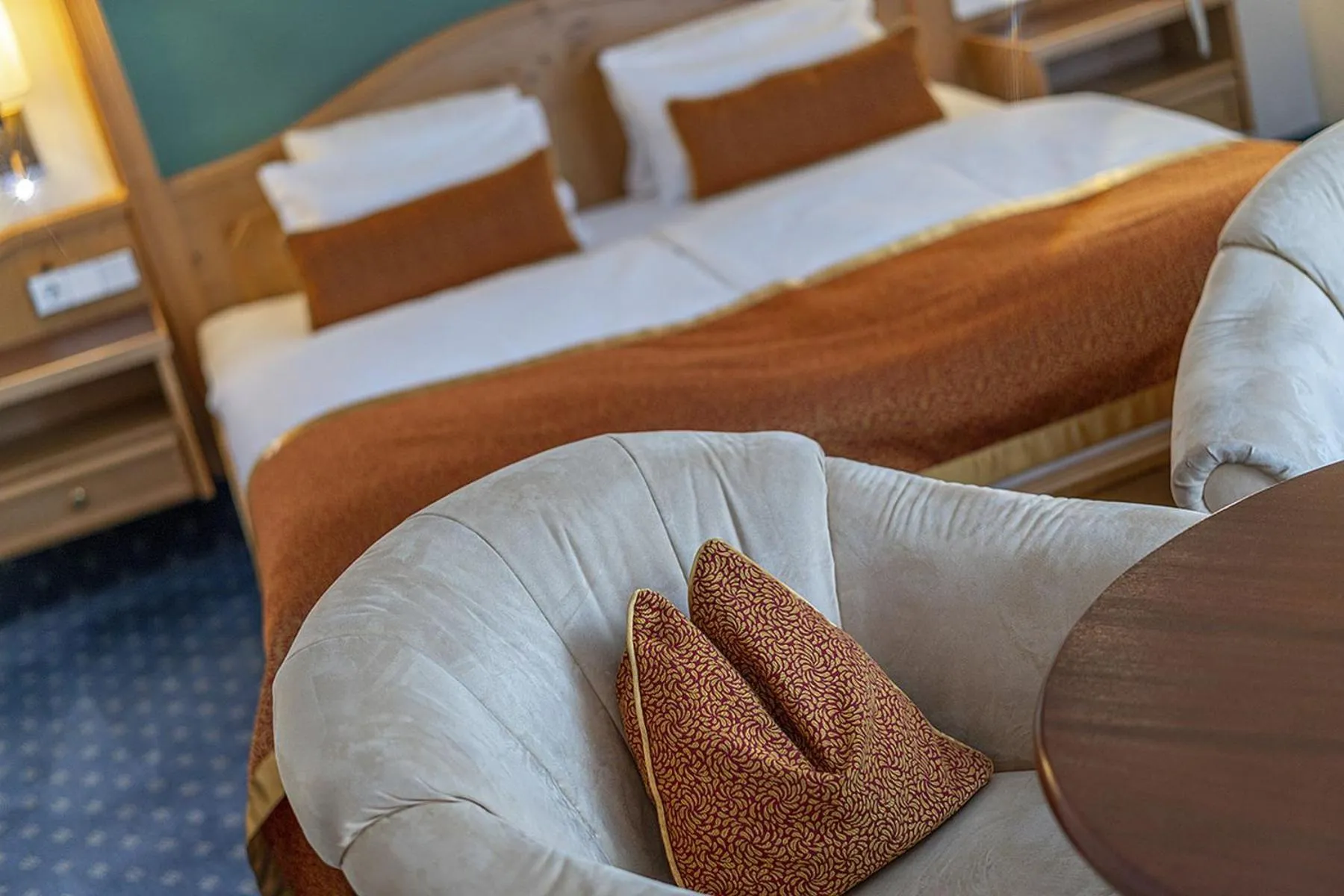 Bed in EUROPÄISCHER HOF Bad Gastein