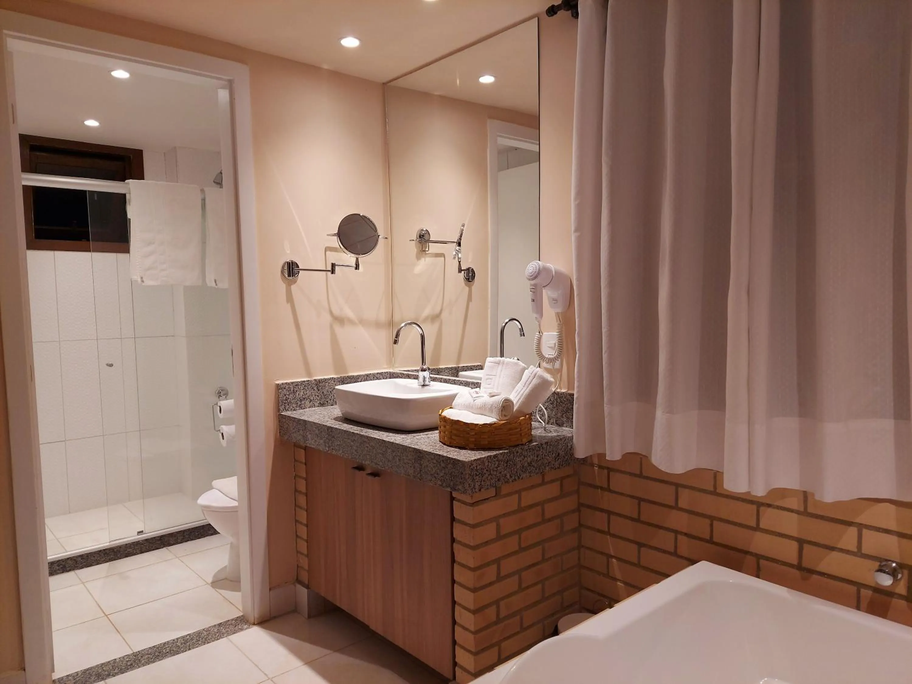 Shower in Hotel Vila Suíça 1818