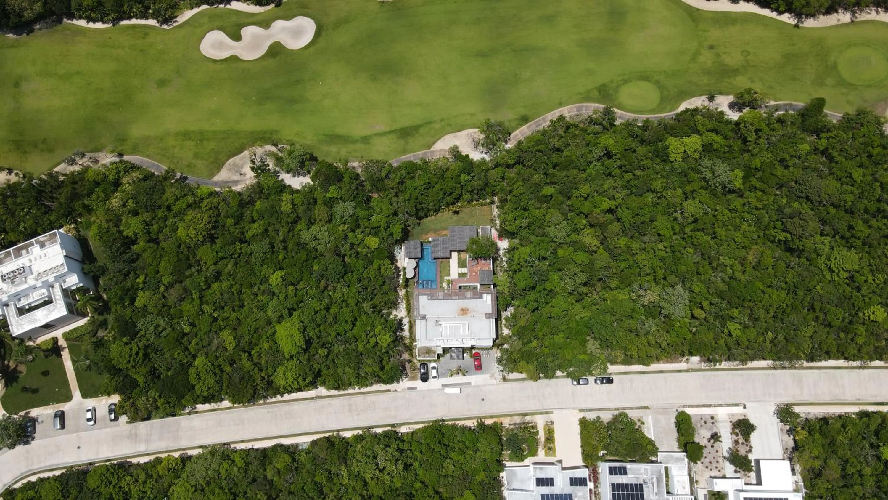 Golfcourse in Panther Bay Boutique Hotel