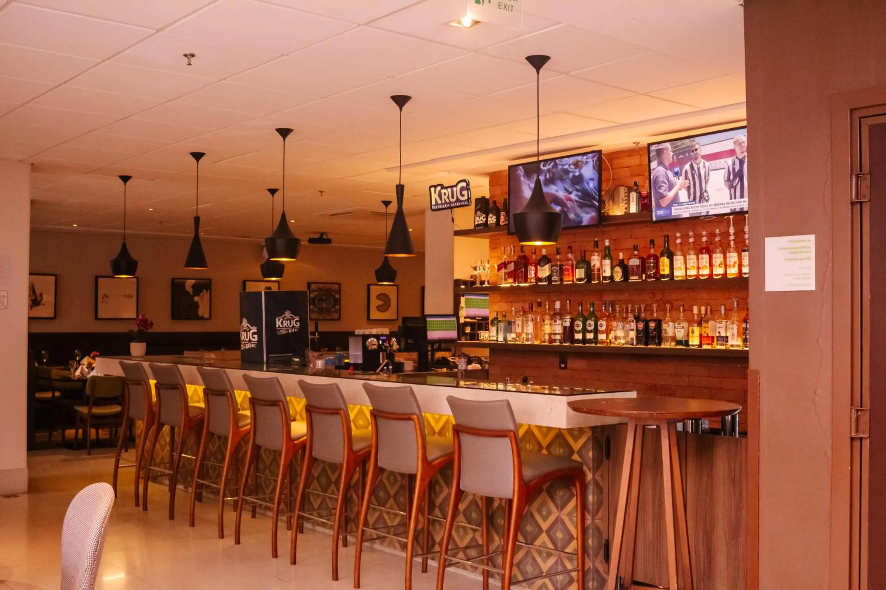 Restaurant/places to eat in Holiday Inn Belo Horizonte Savassi by IHG