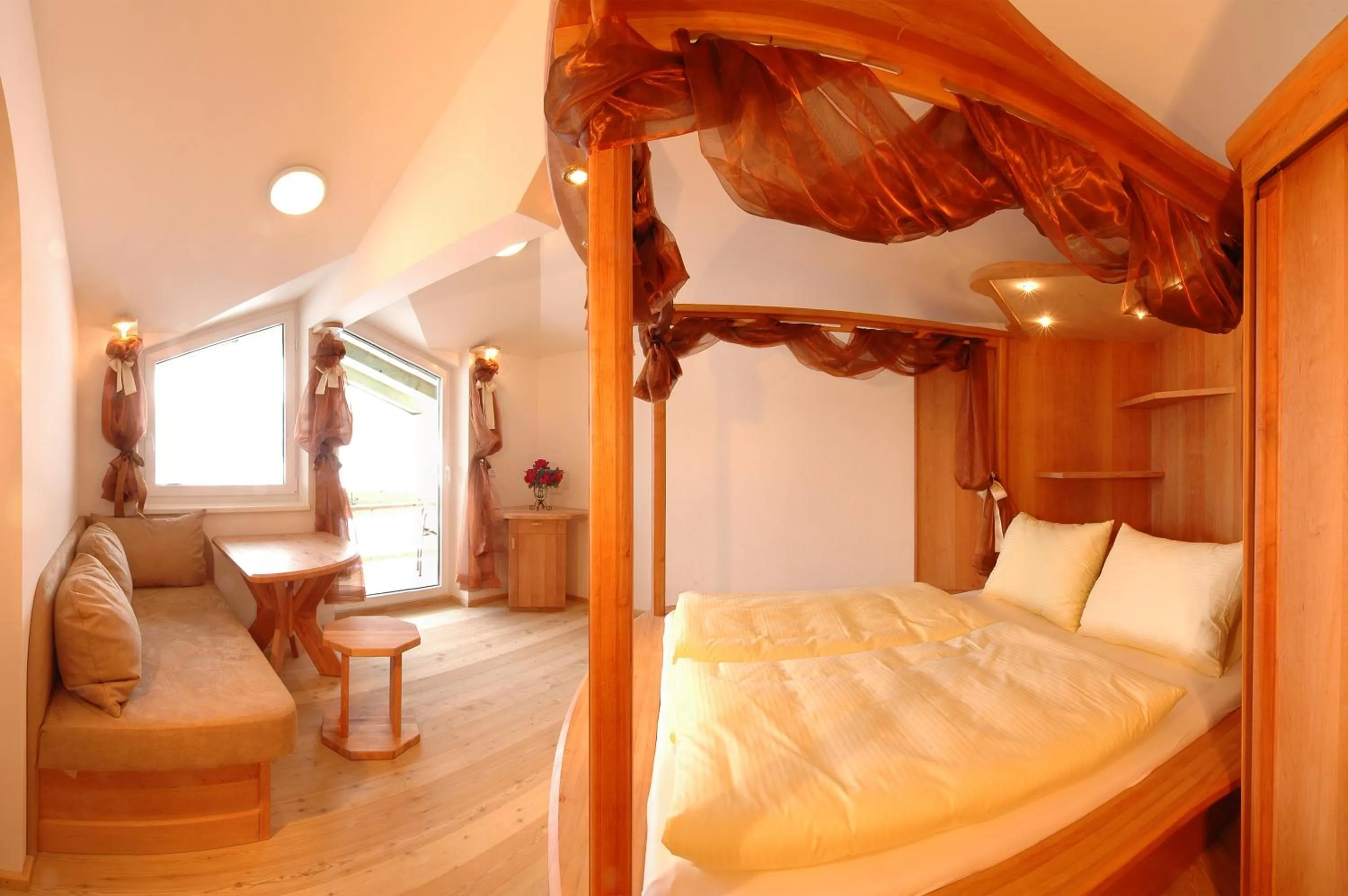 Photo of the whole room, Bed in Bed & Breakfast Landhaus Strasser