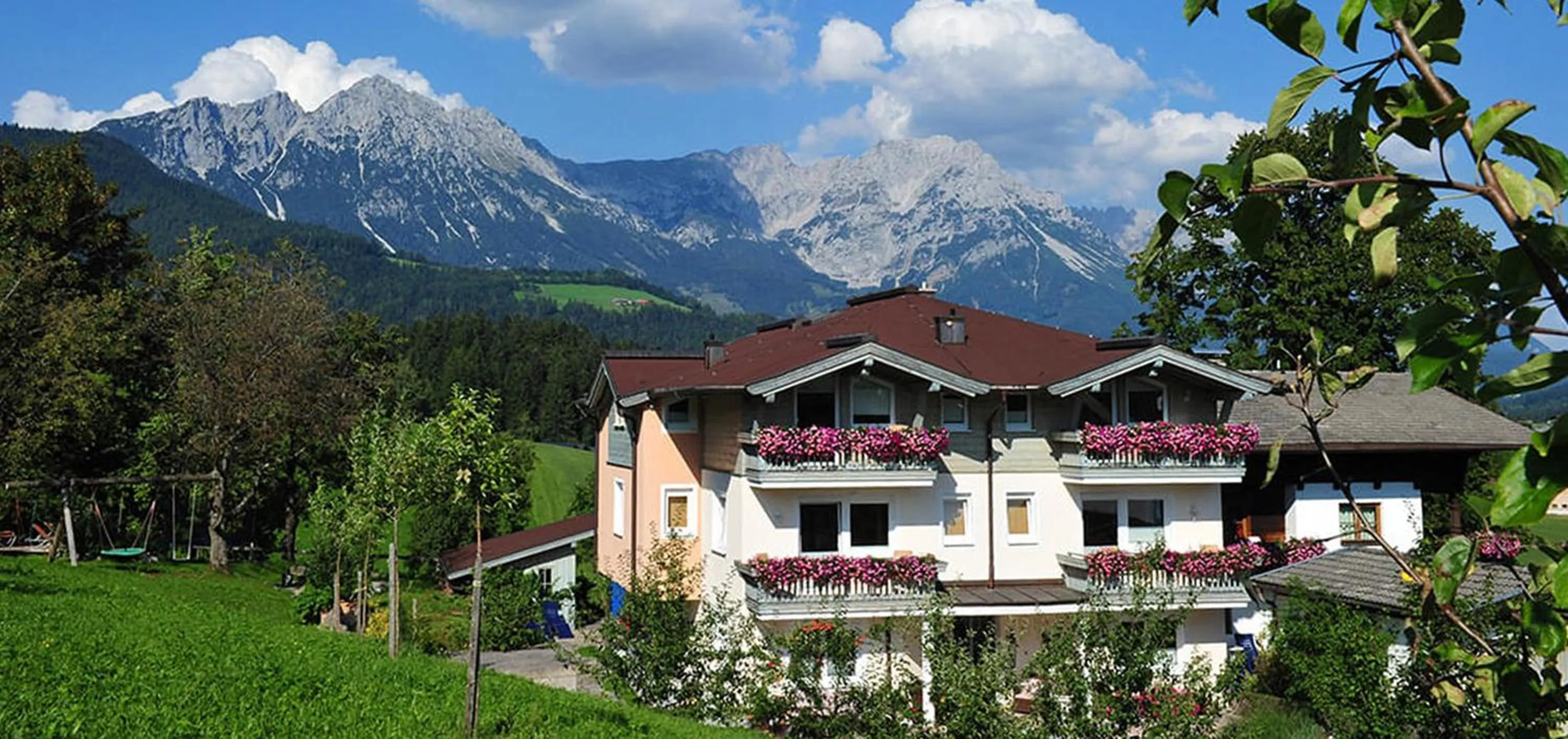 Property building in Bed & Breakfast Landhaus Strasser