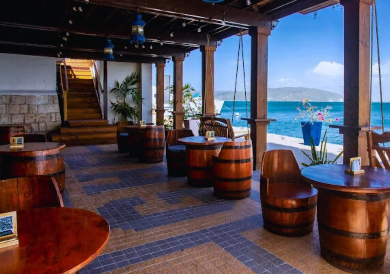 Restaurant/places to eat in Grand Hotel Excelsior Port Royal