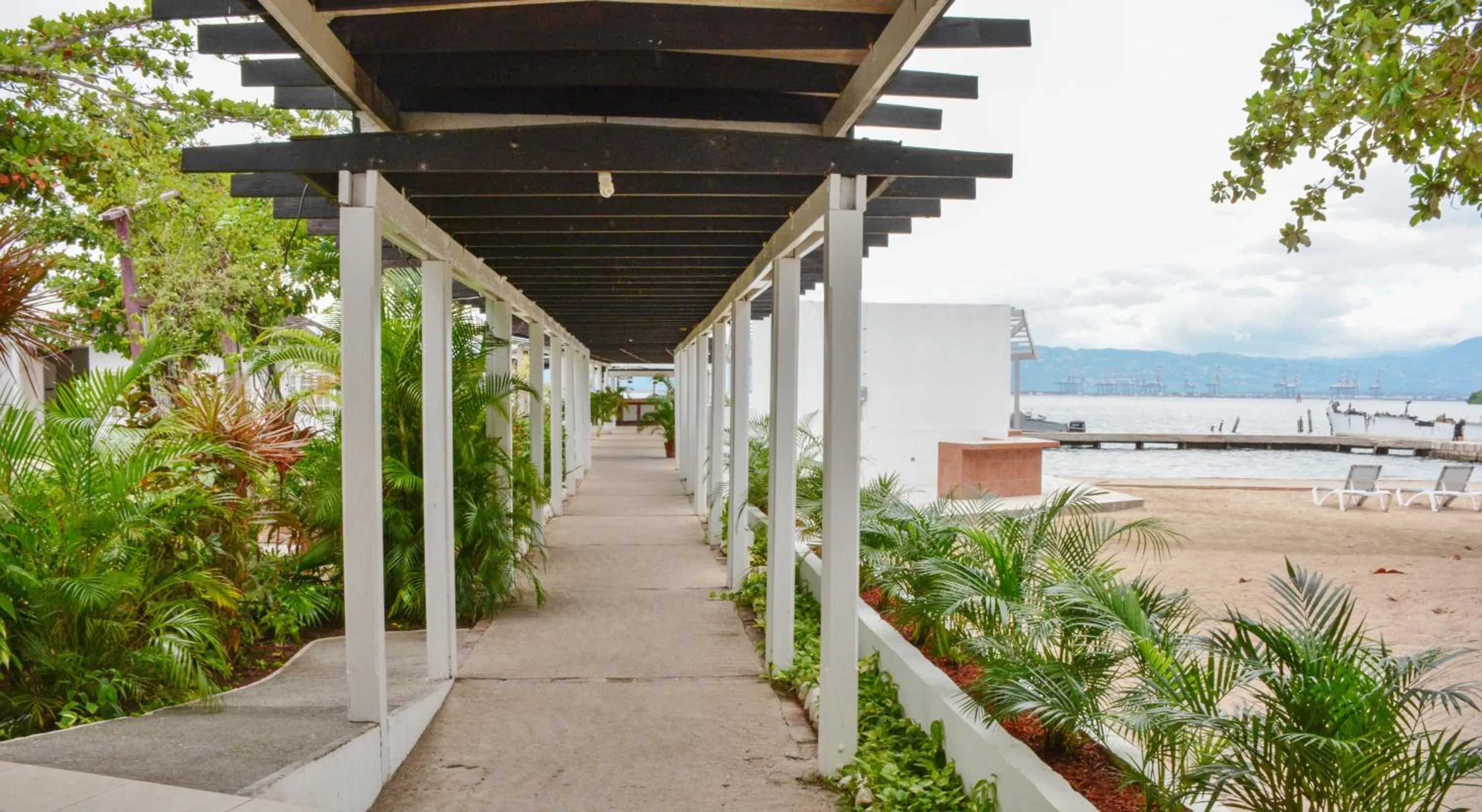 Garden in Grand Hotel Excelsior Port Royal