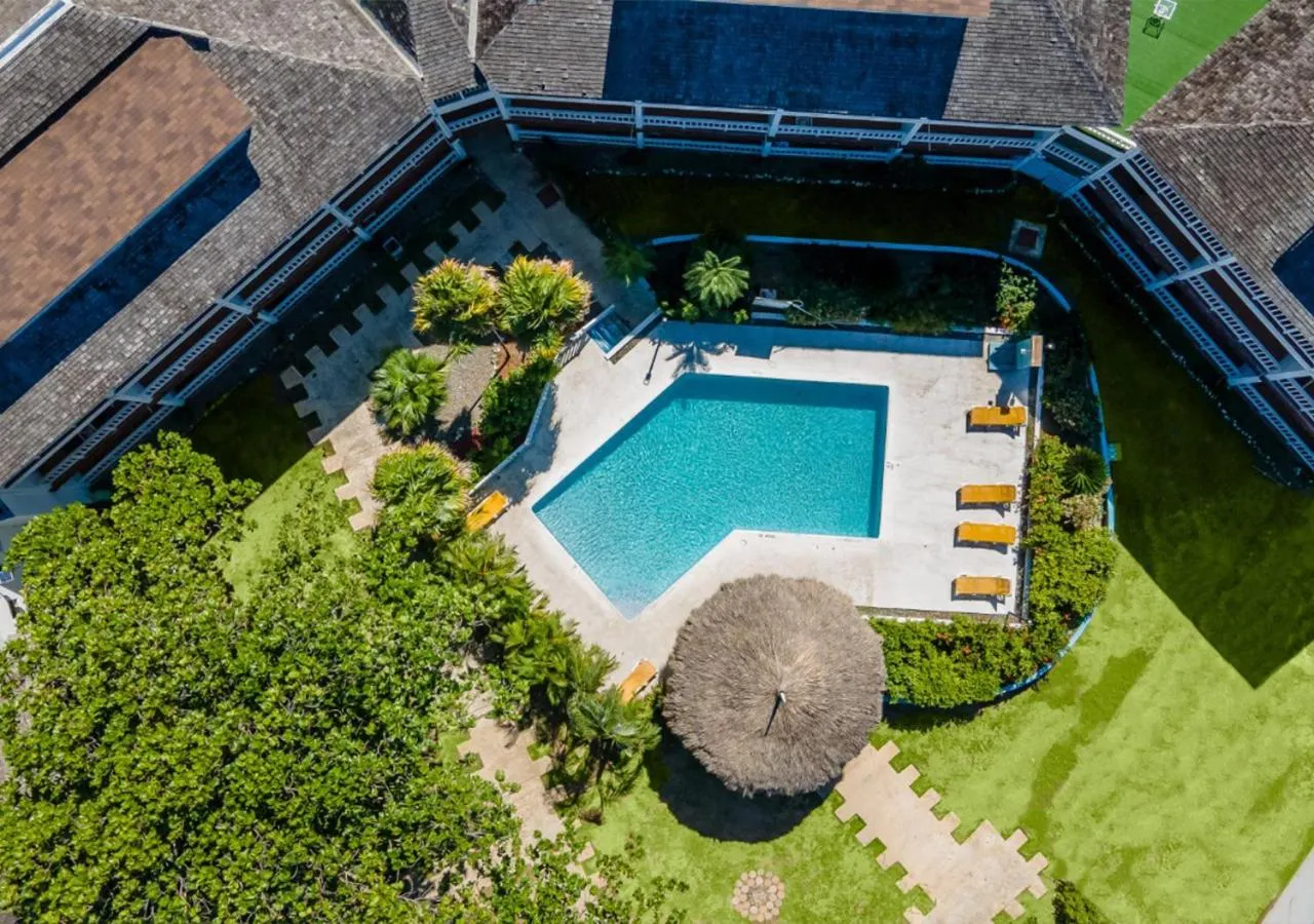 Pool view in Grand Hotel Excelsior Port Royal