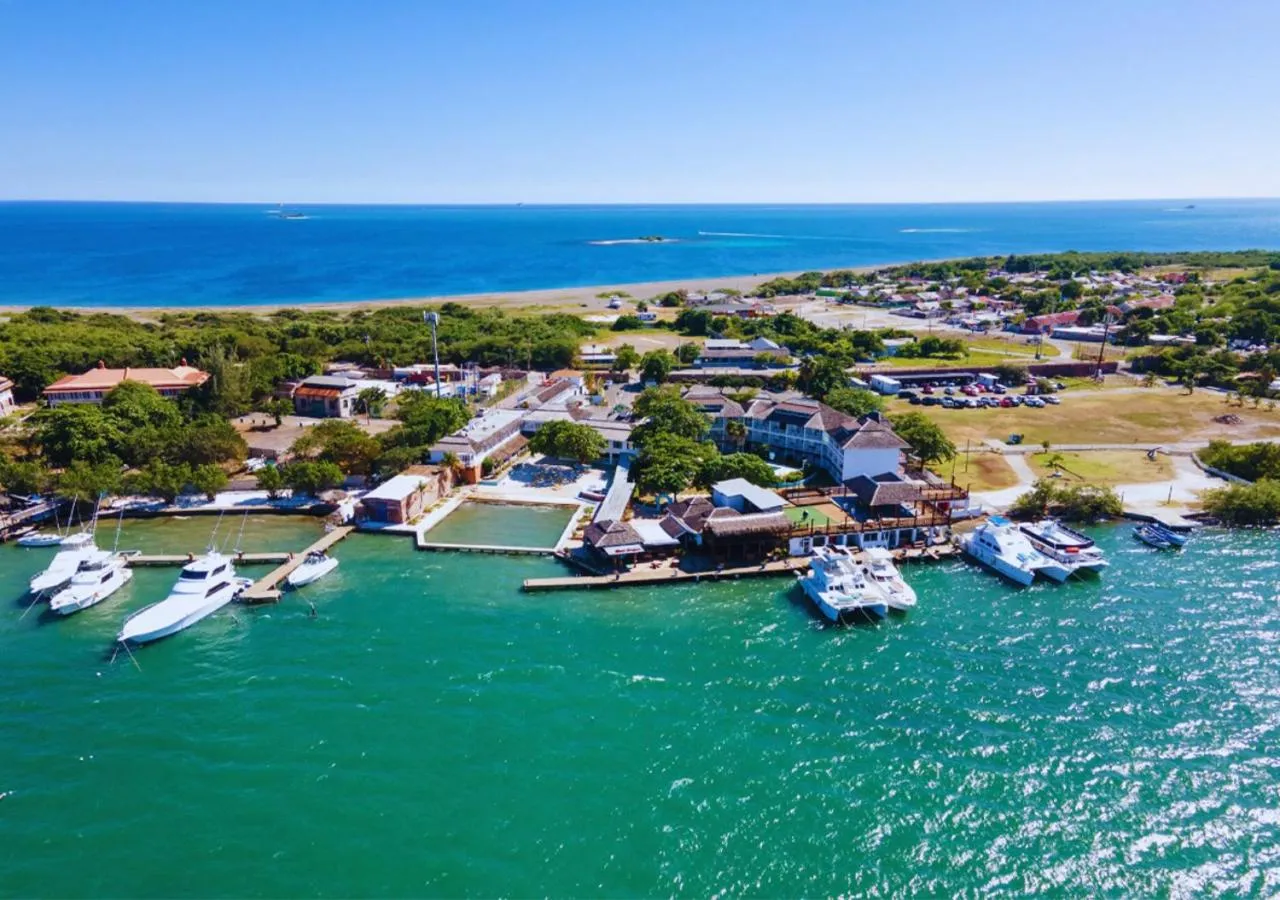 Property building in Grand Hotel Excelsior Port Royal