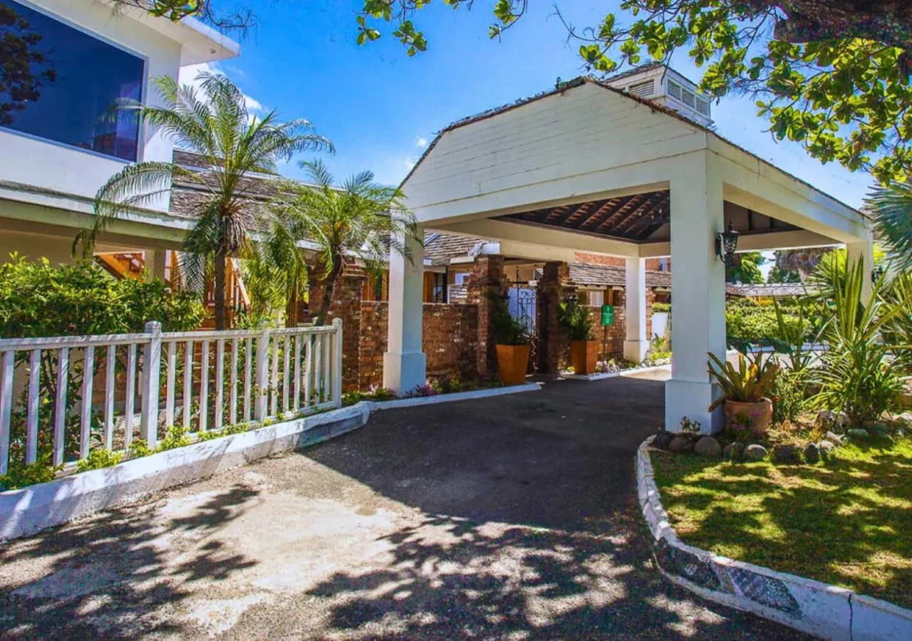 Facade/entrance in Grand Hotel Excelsior Port Royal