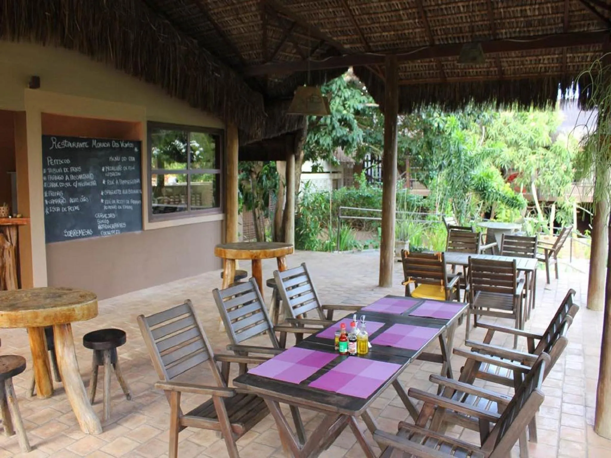 Restaurant/places to eat in Pousada Morada dos Ventos