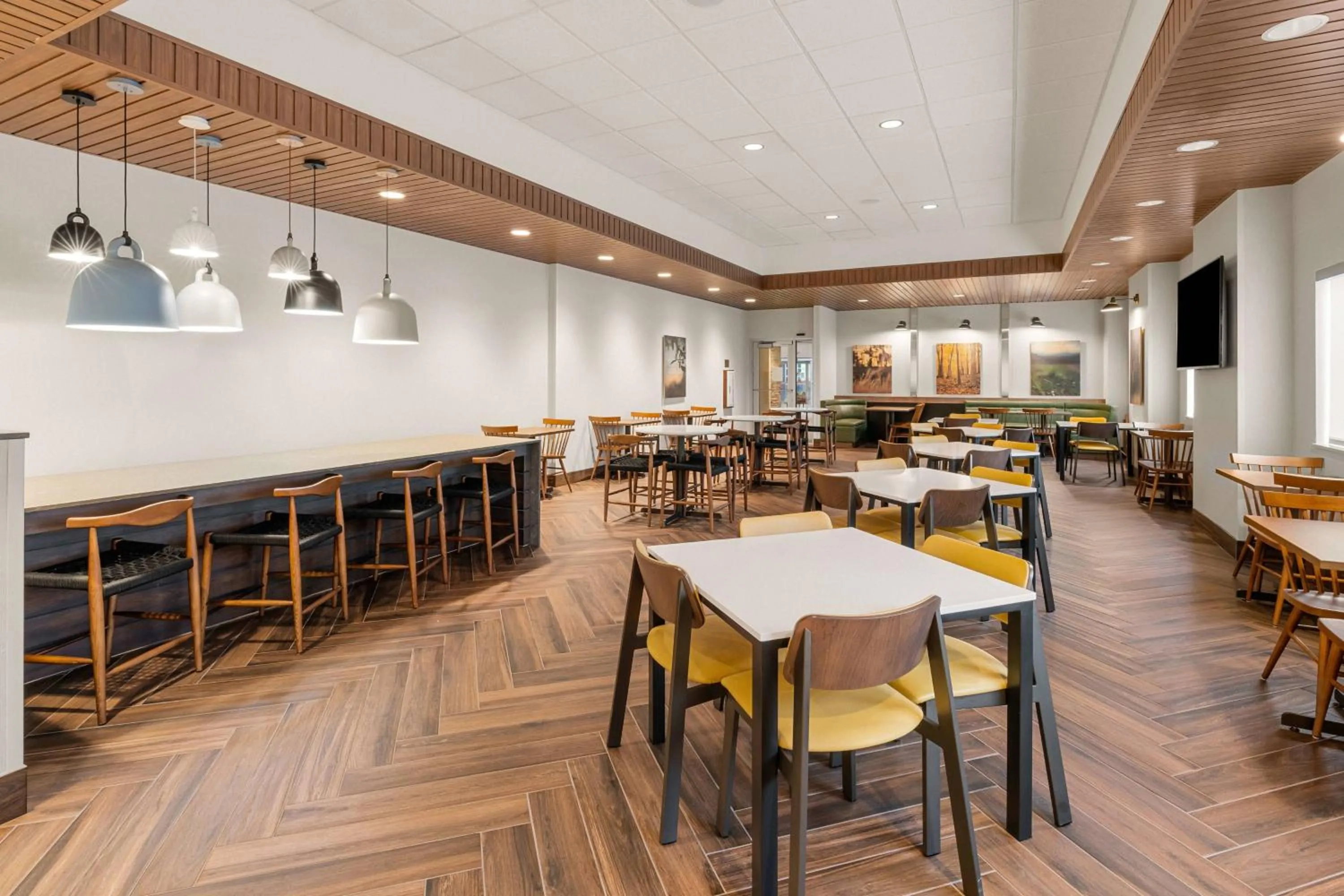 Breakfast in Fairfield Inn & Suites by Marriott Seattle Downtown/Seattle Center