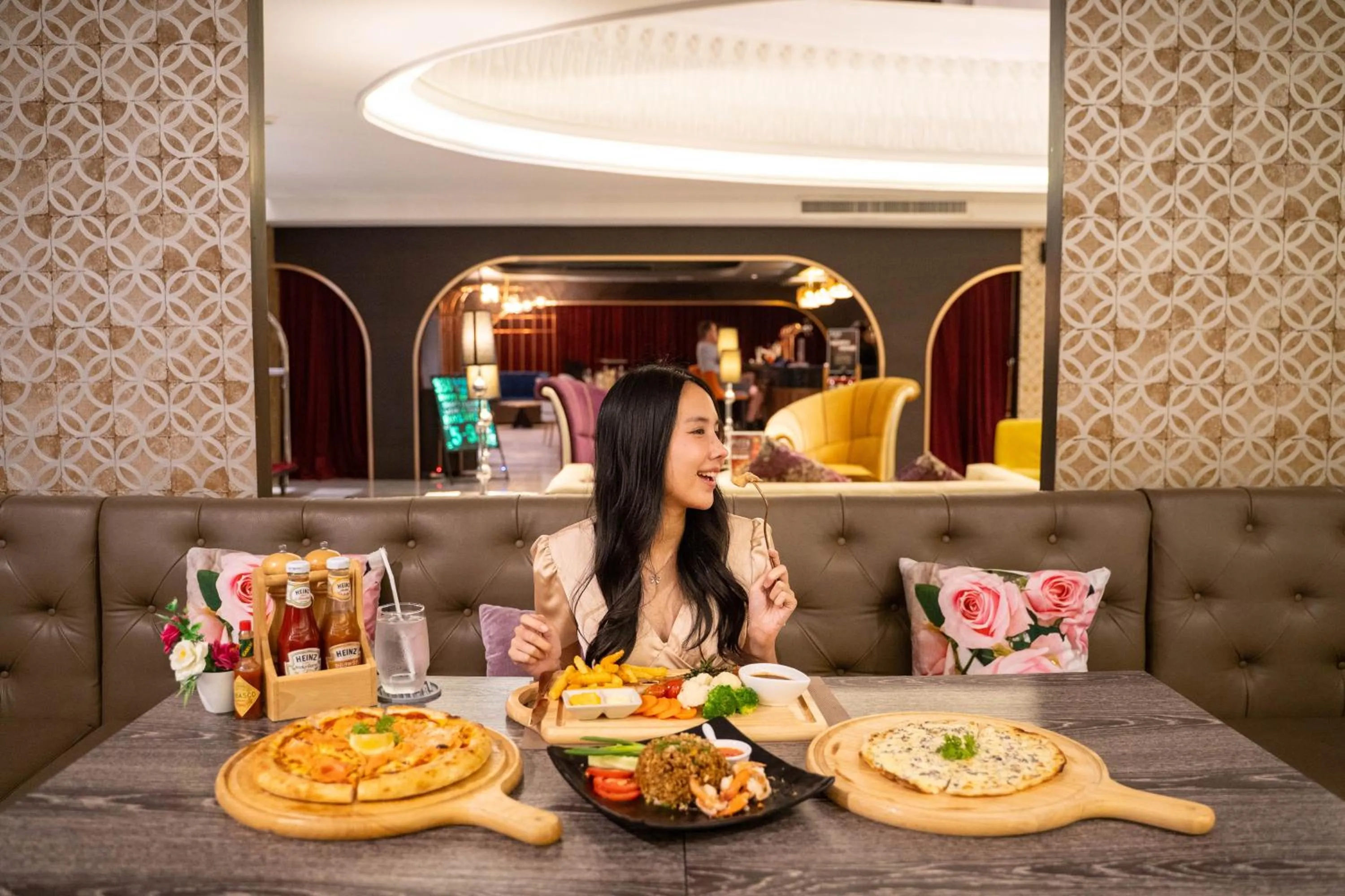 Restaurant/places to eat in Sirin Exclusive Hotel and Residence