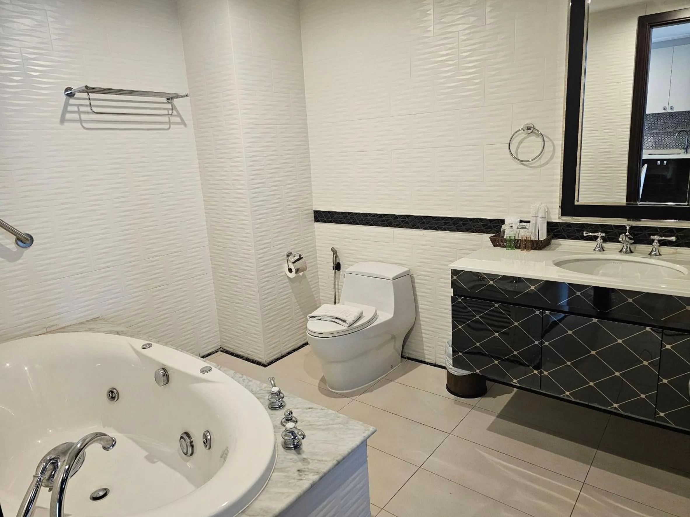 Shower in Sirin Exclusive Hotel and Residence