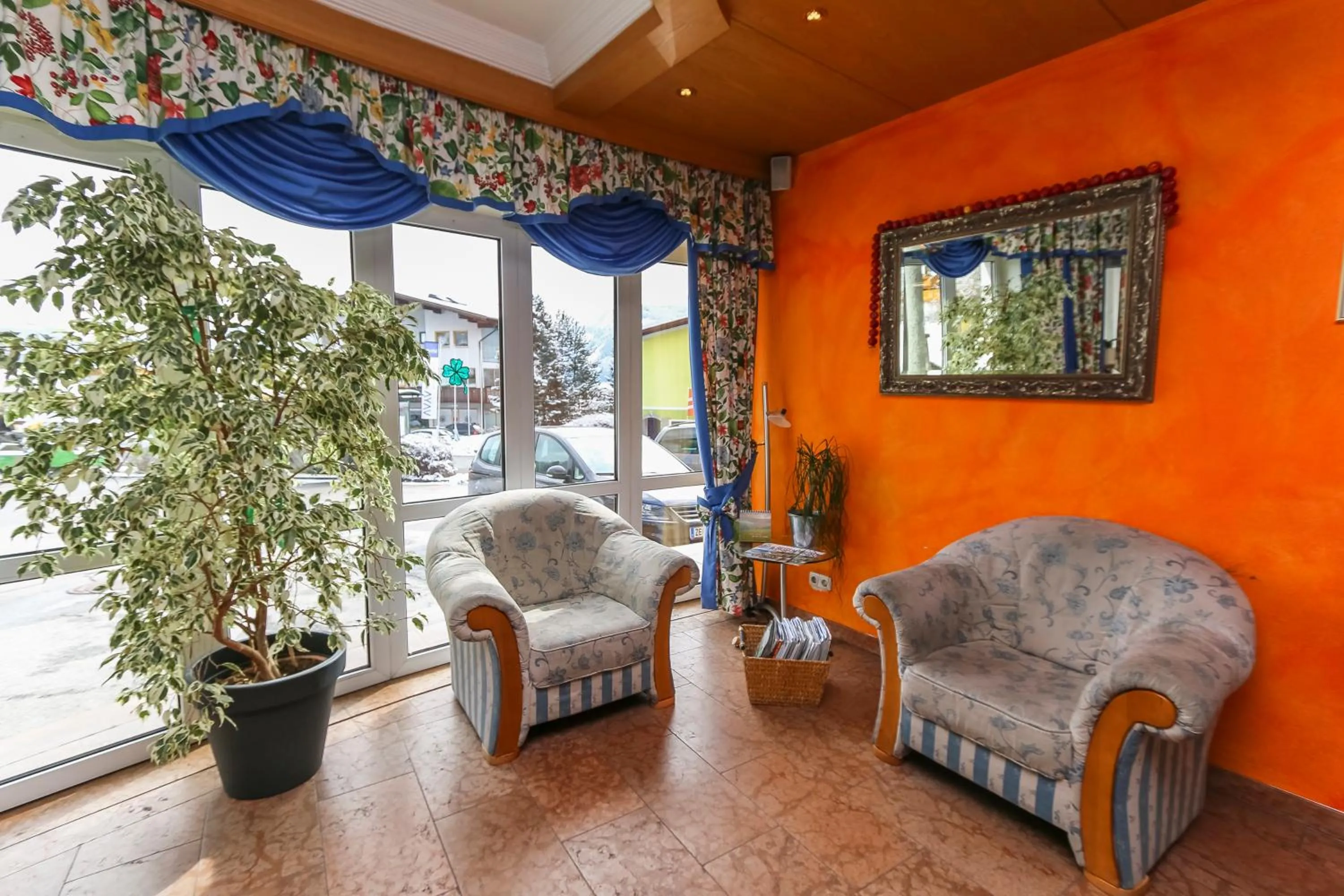 Lobby or reception in Alpenhotel Tauernstüberl