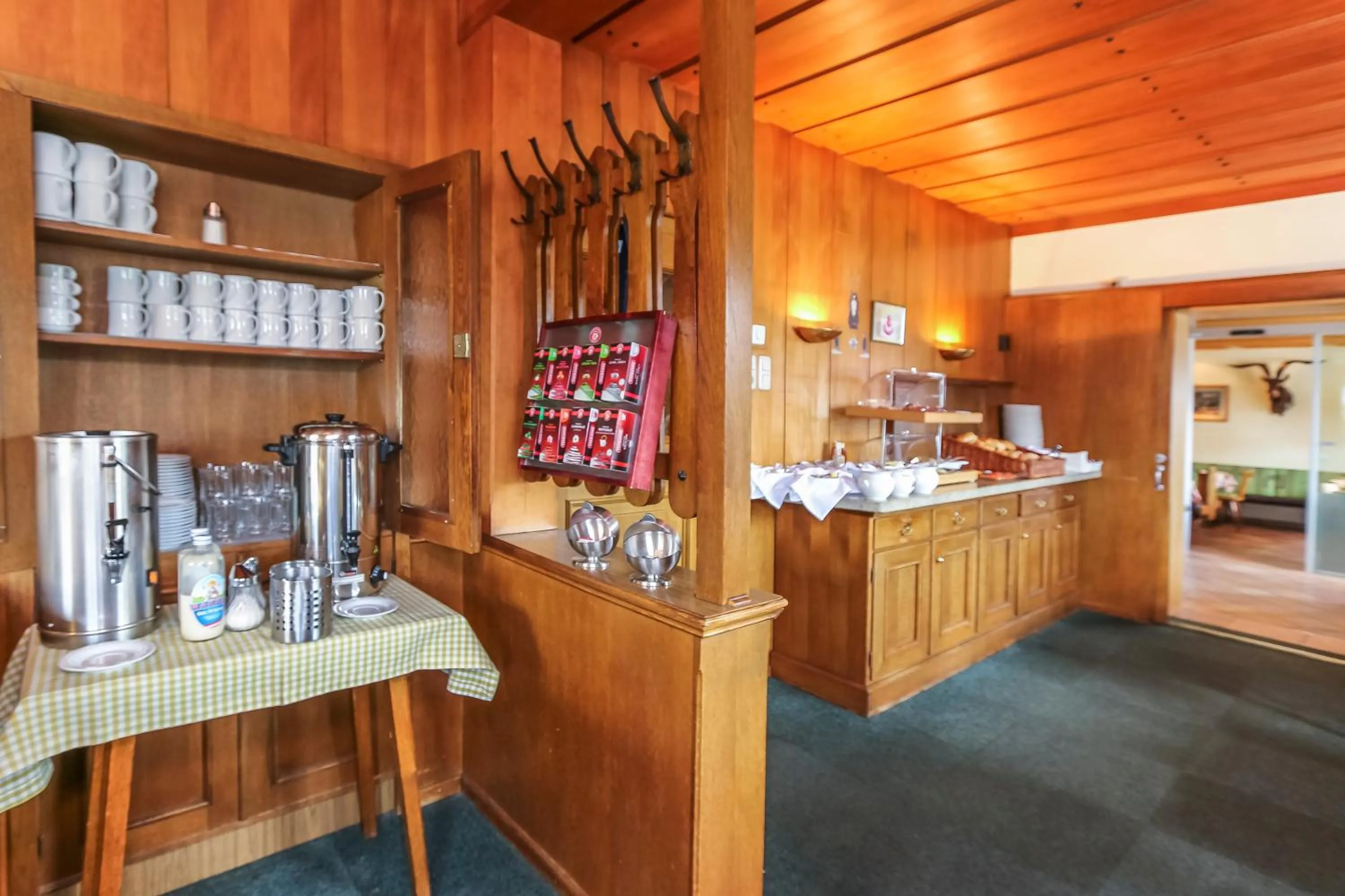 Restaurant/places to eat in Alpenhotel Tauernstüberl