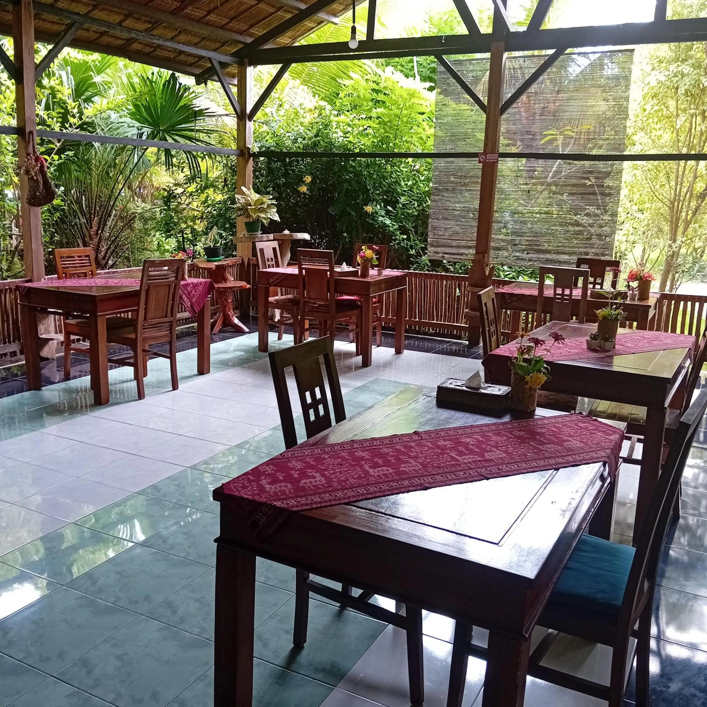 Restaurant/places to eat in Budi Sun Resort