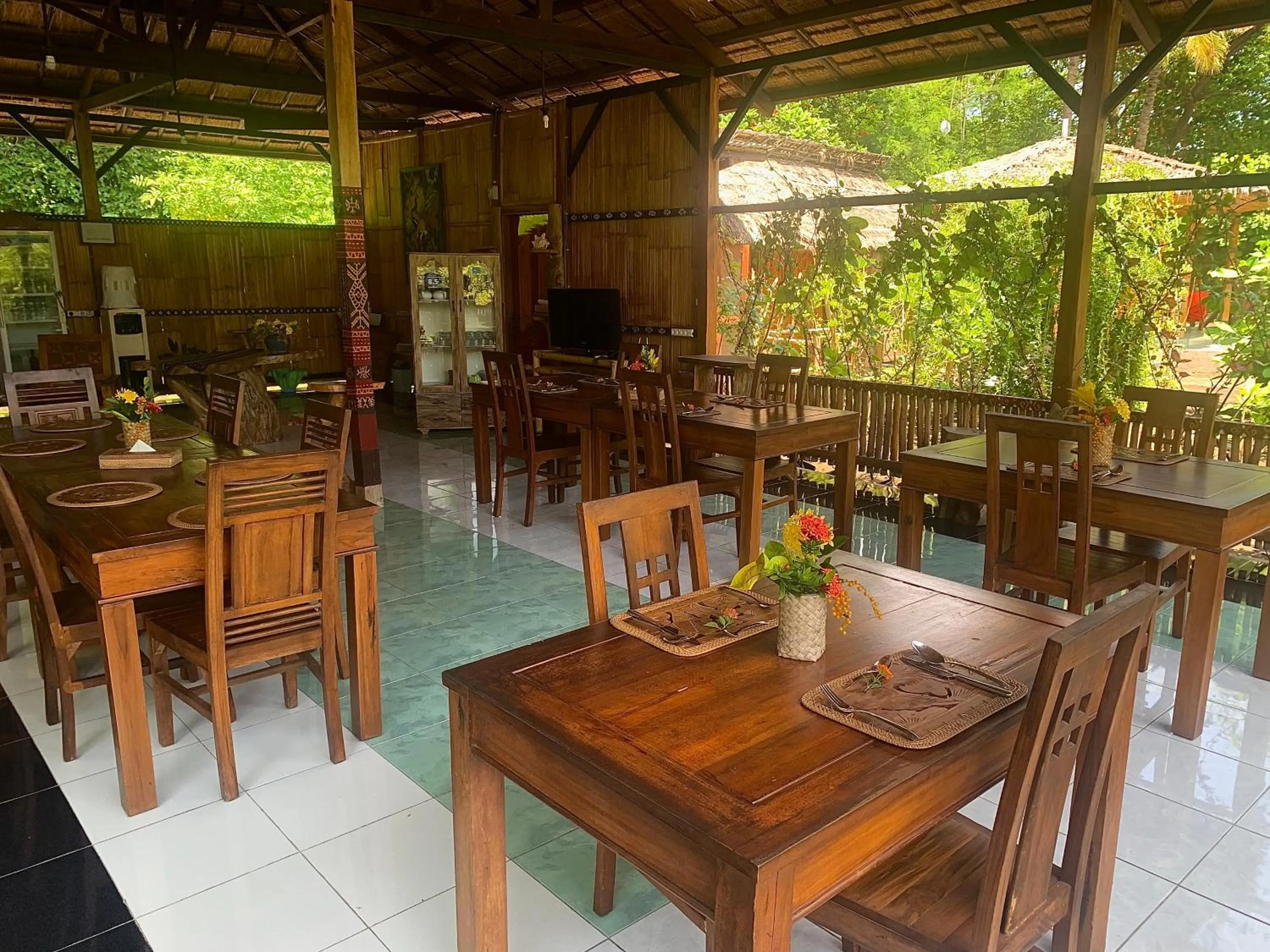 Restaurant/places to eat in Budi Sun Resort
