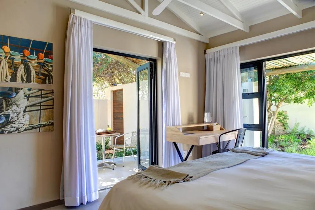 Balcony/Terrace, Bed in Scallop Lodge