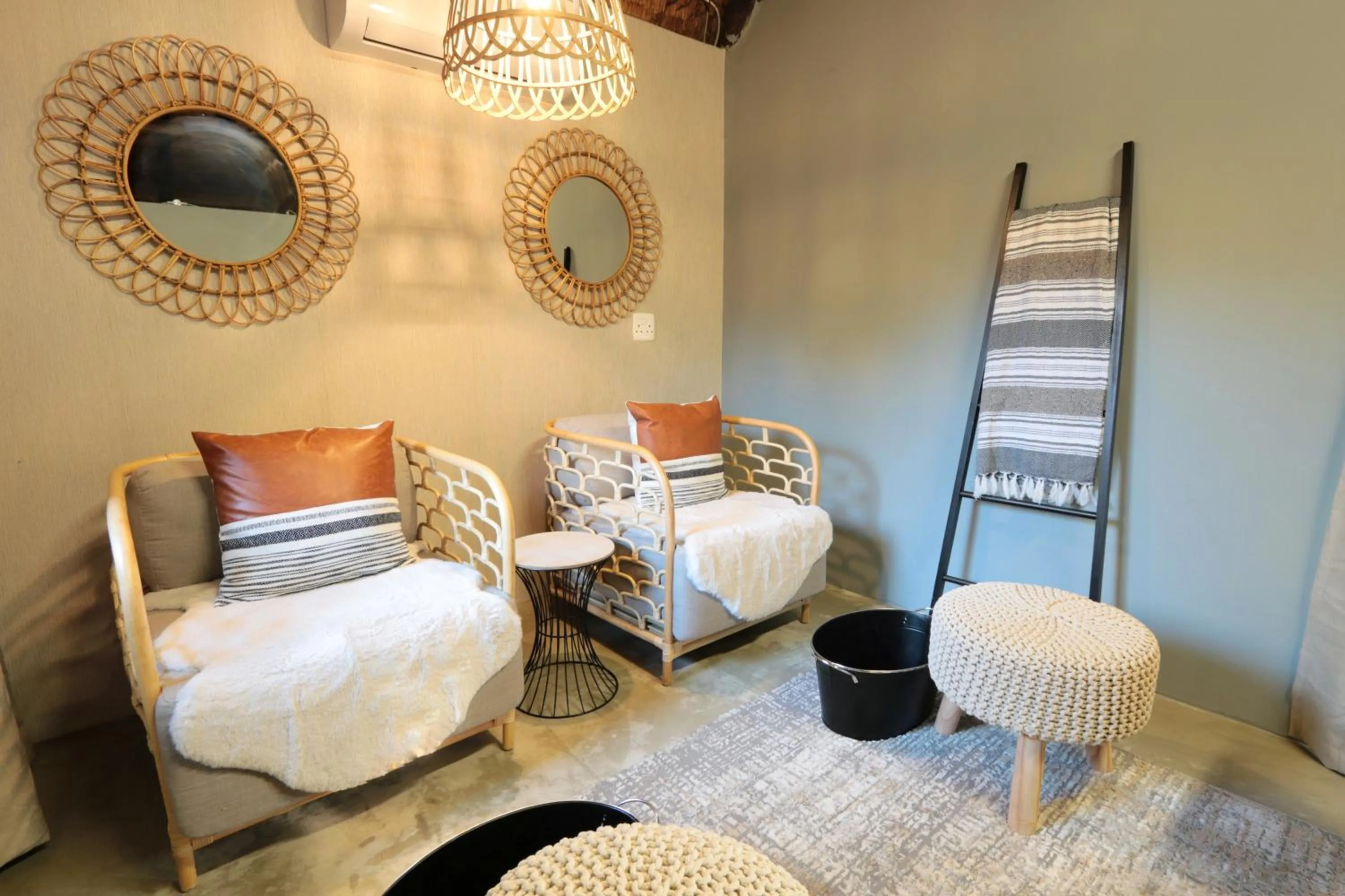 Spa and wellness centre/facilities, Bed in Tshukudu Game Lodge