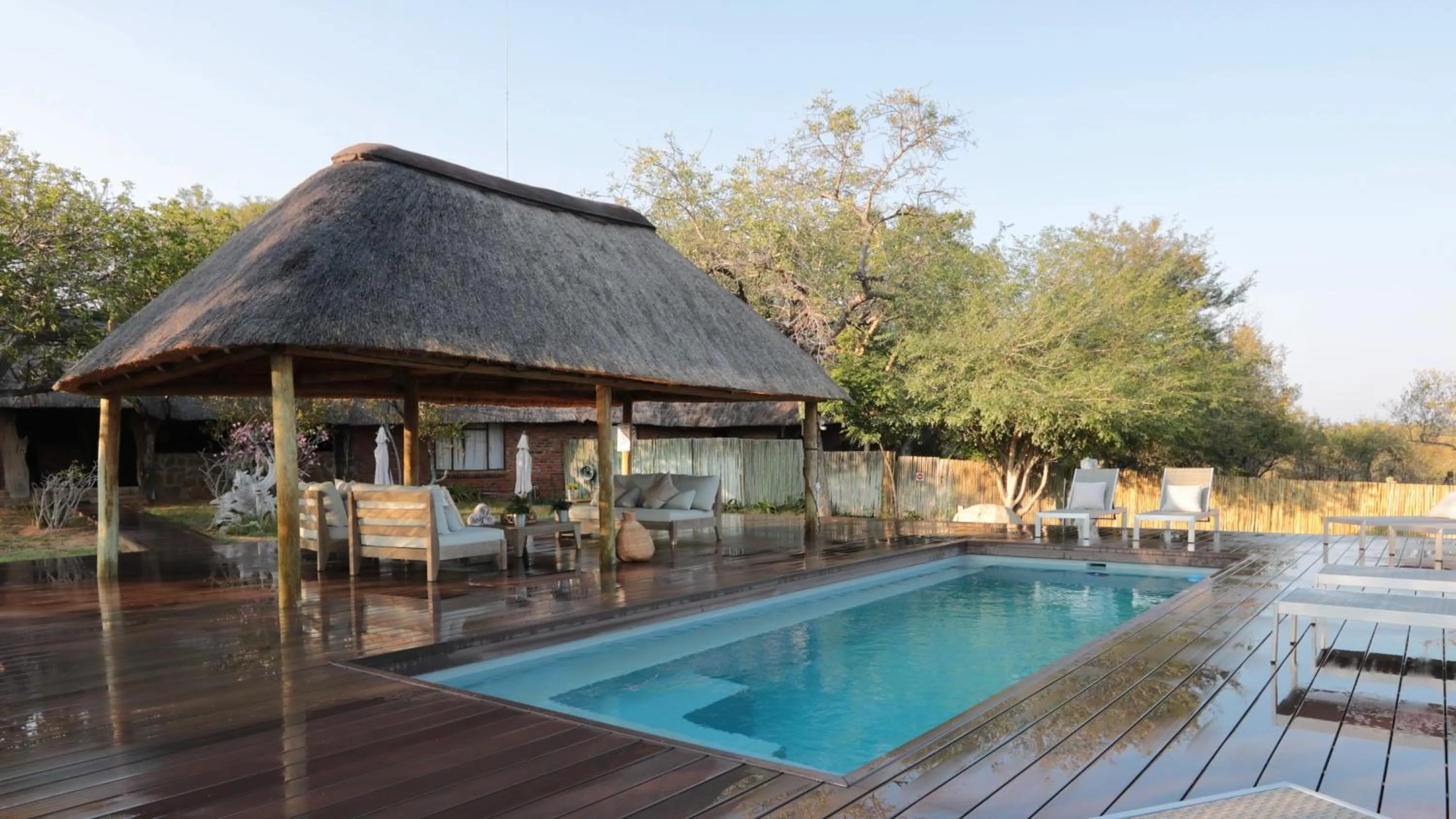Swimming pool in Tshukudu Game Lodge