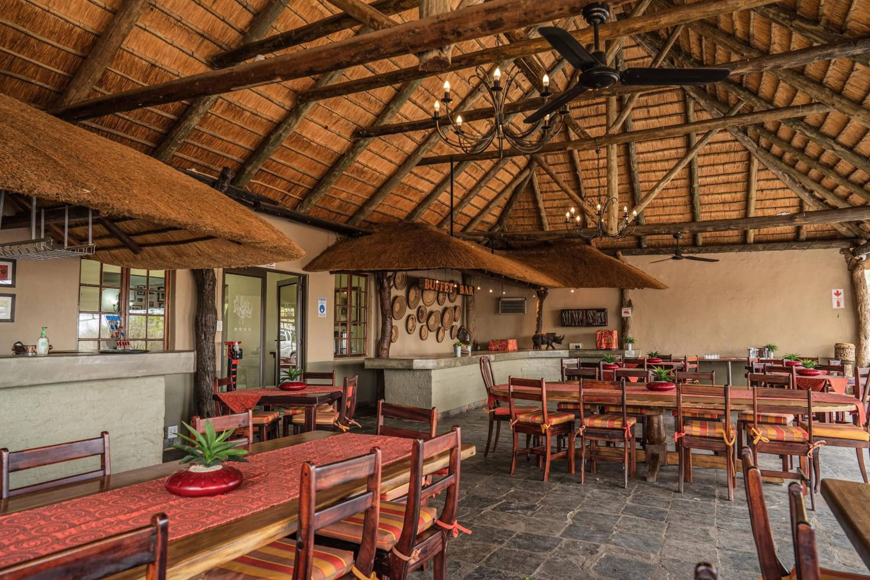 Dining area in Tshukudu Game Lodge