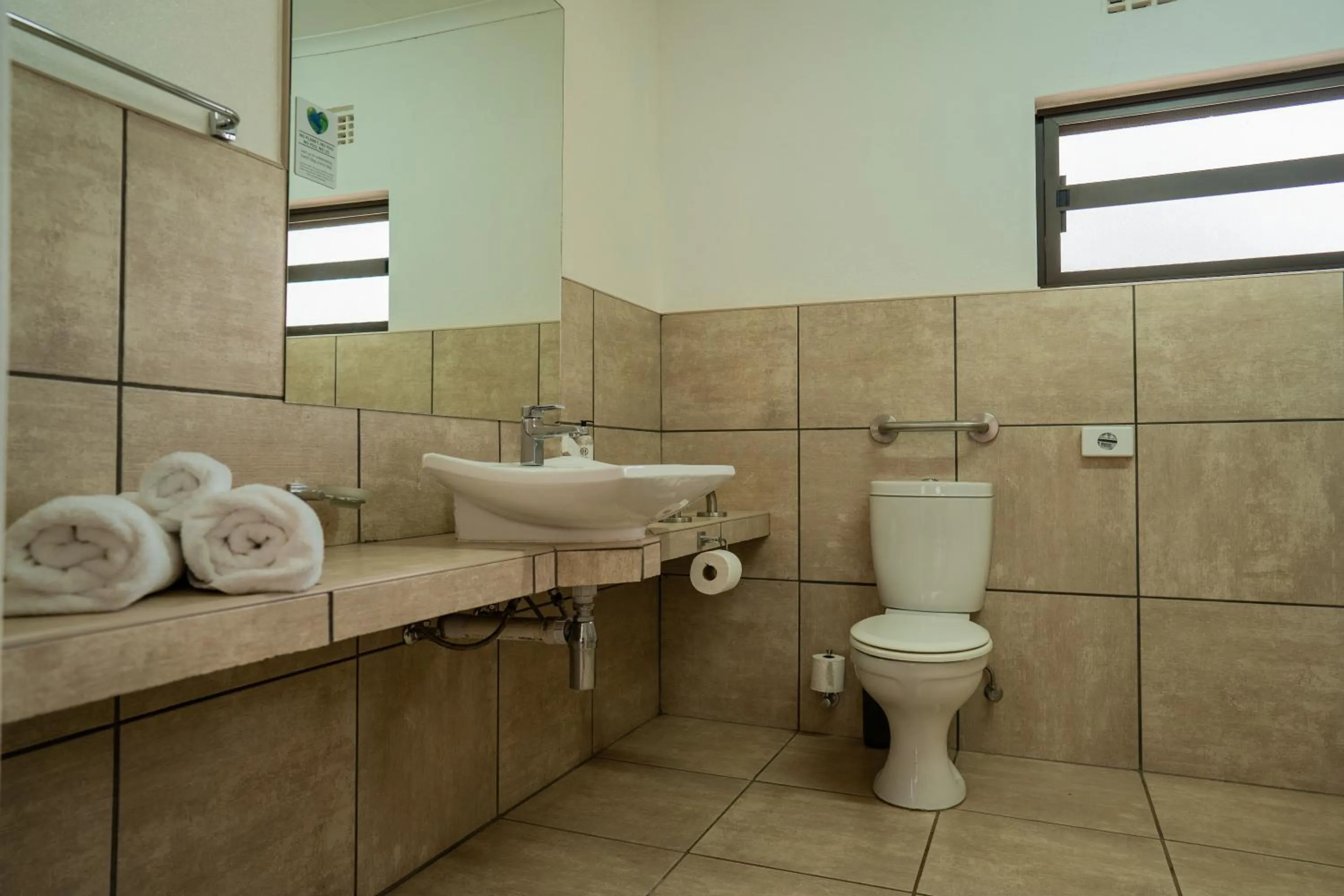 Bathroom in Tshukudu Game Lodge