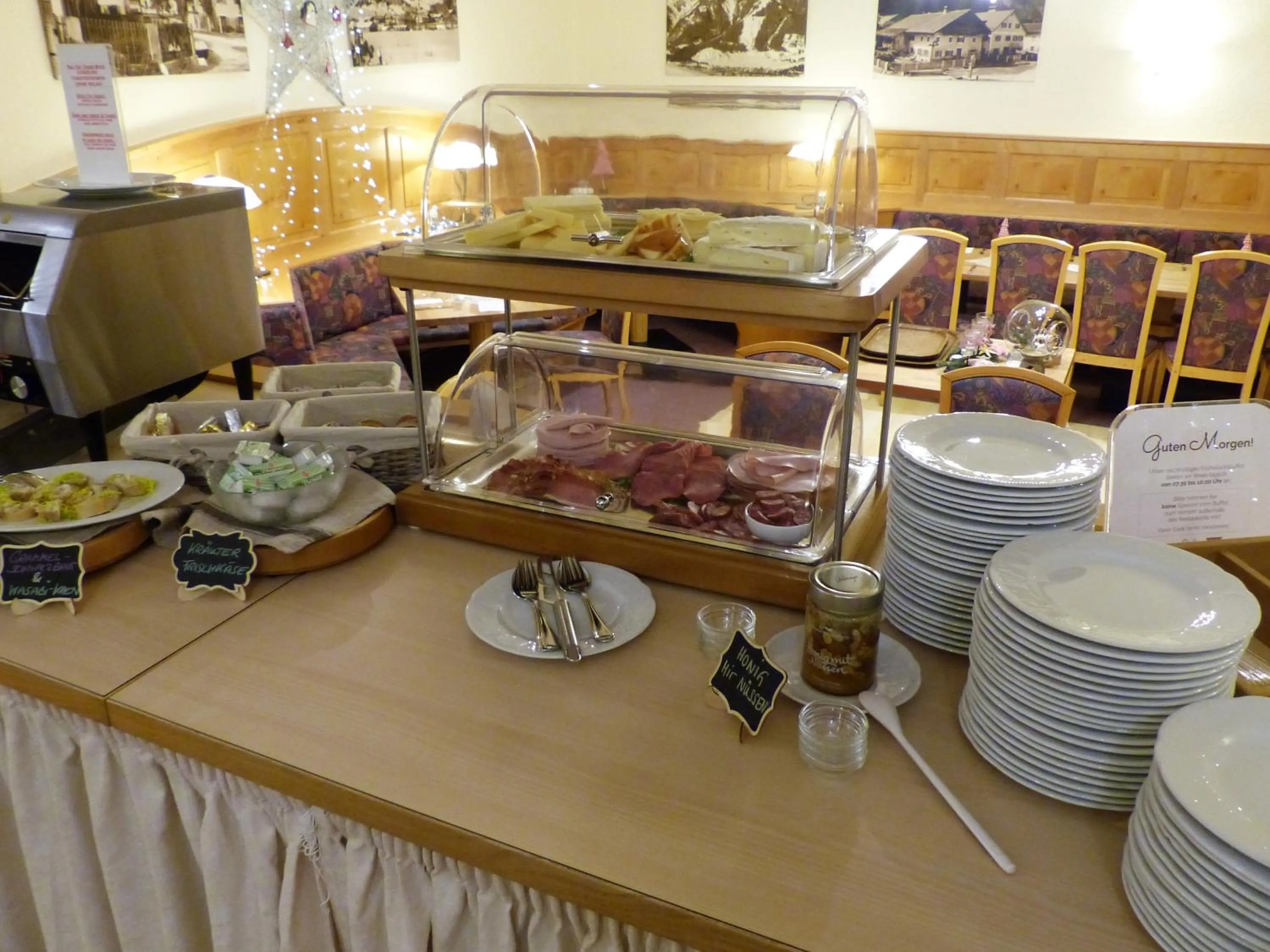 Breakfast in Die Lilie / Hotel Garni