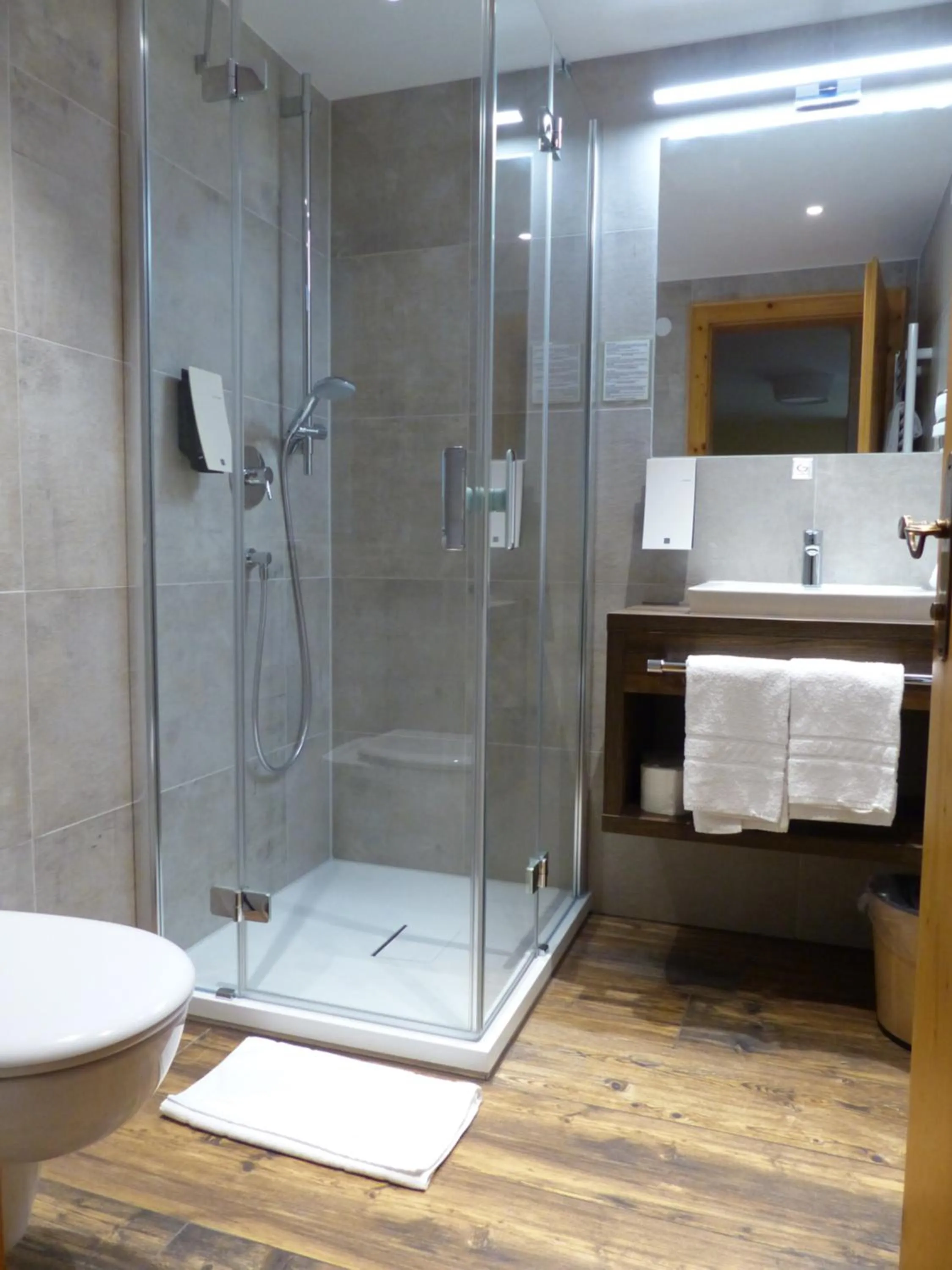 Shower in Die Lilie / Hotel Garni