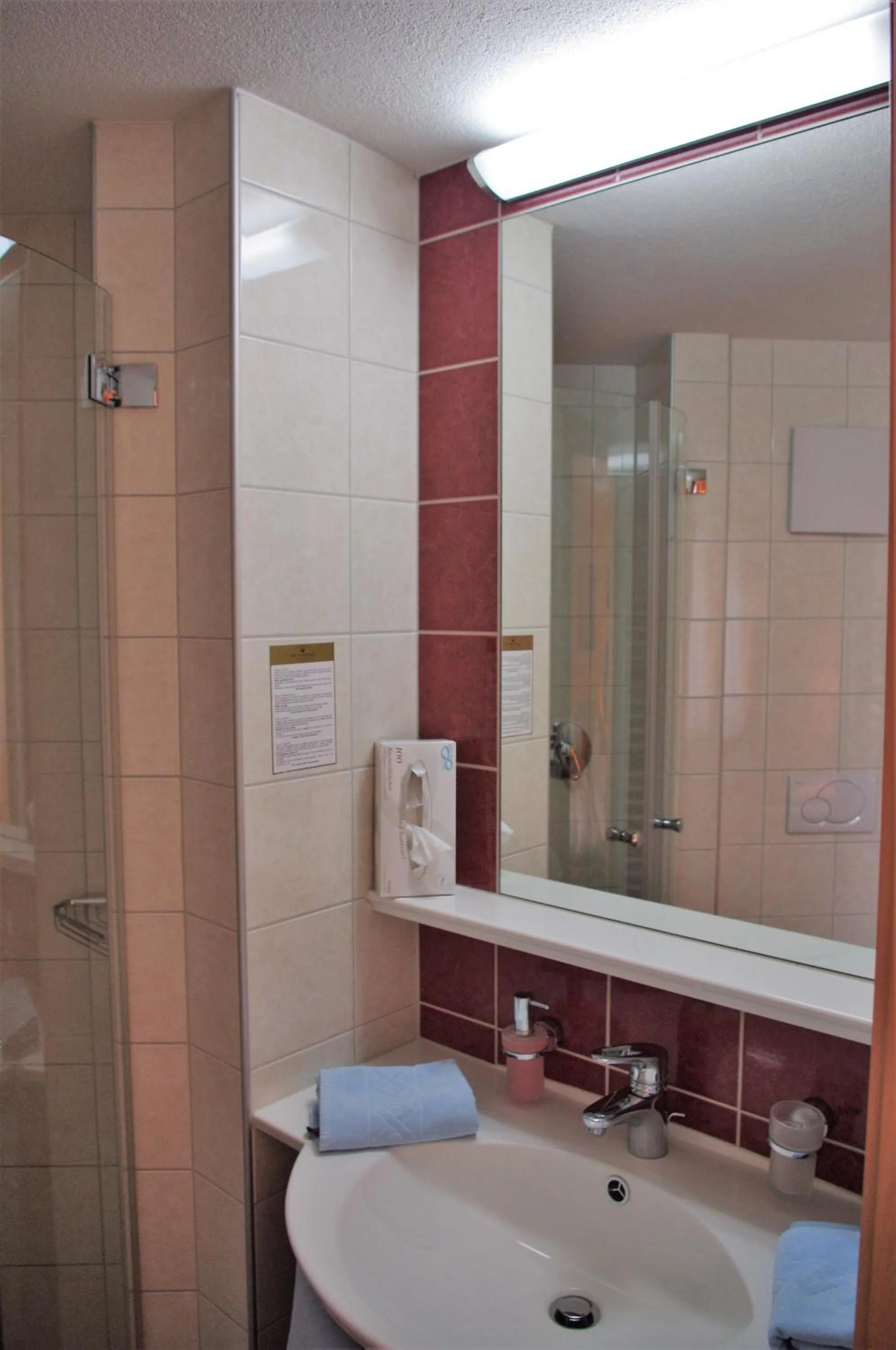 Bathroom in Die Lilie / Hotel Garni