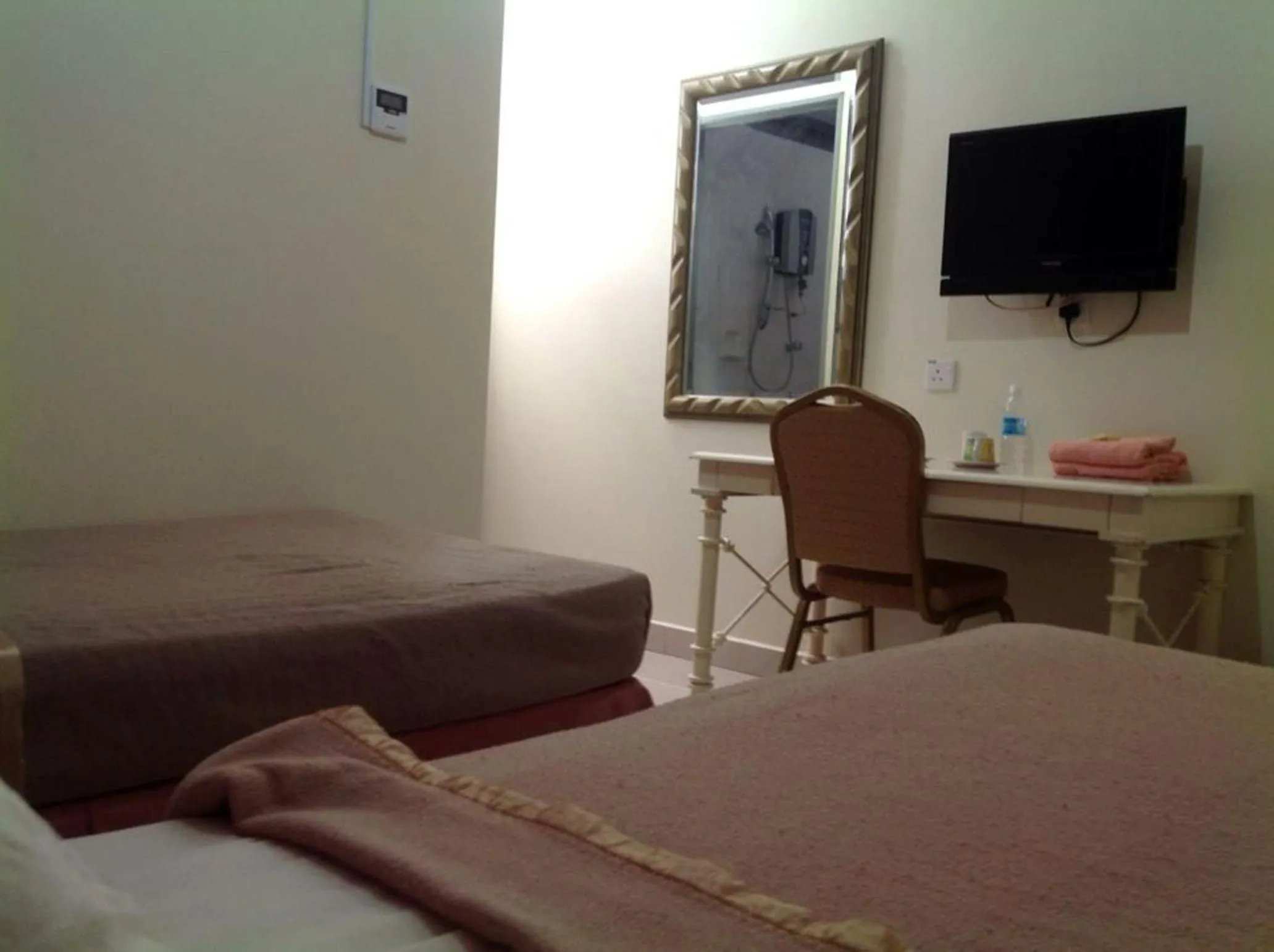 Photo of the whole room, Bed in Hotel Morning Glory