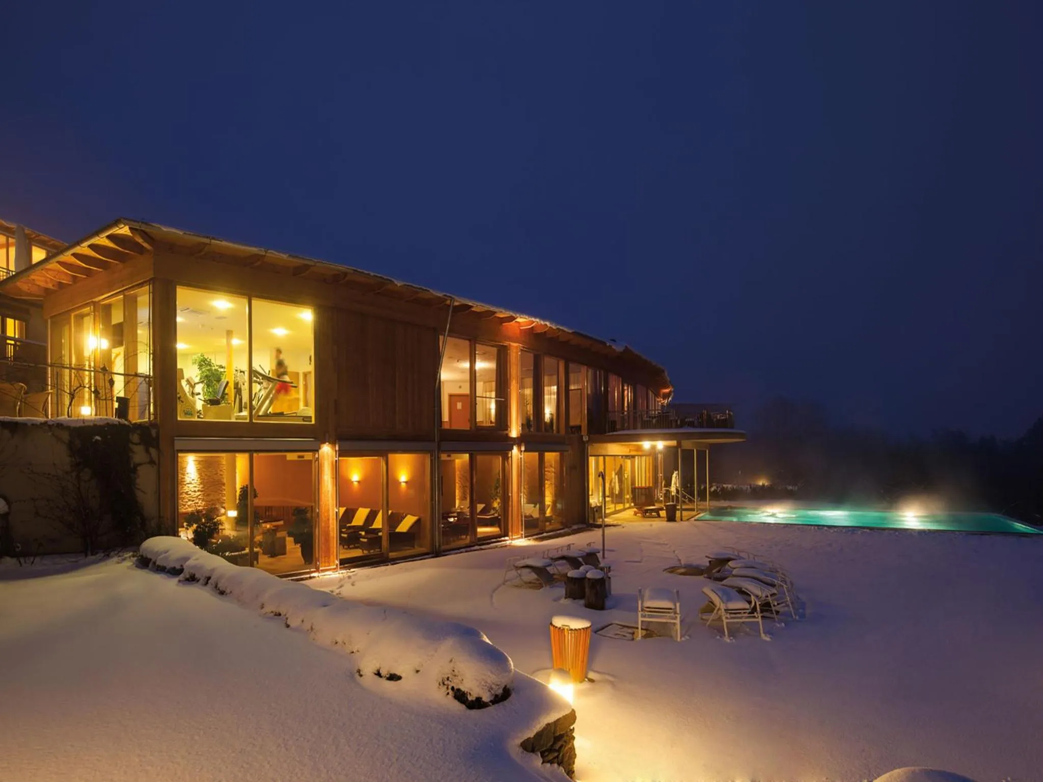 Pool view in RETTER Bio-Natur-Resort