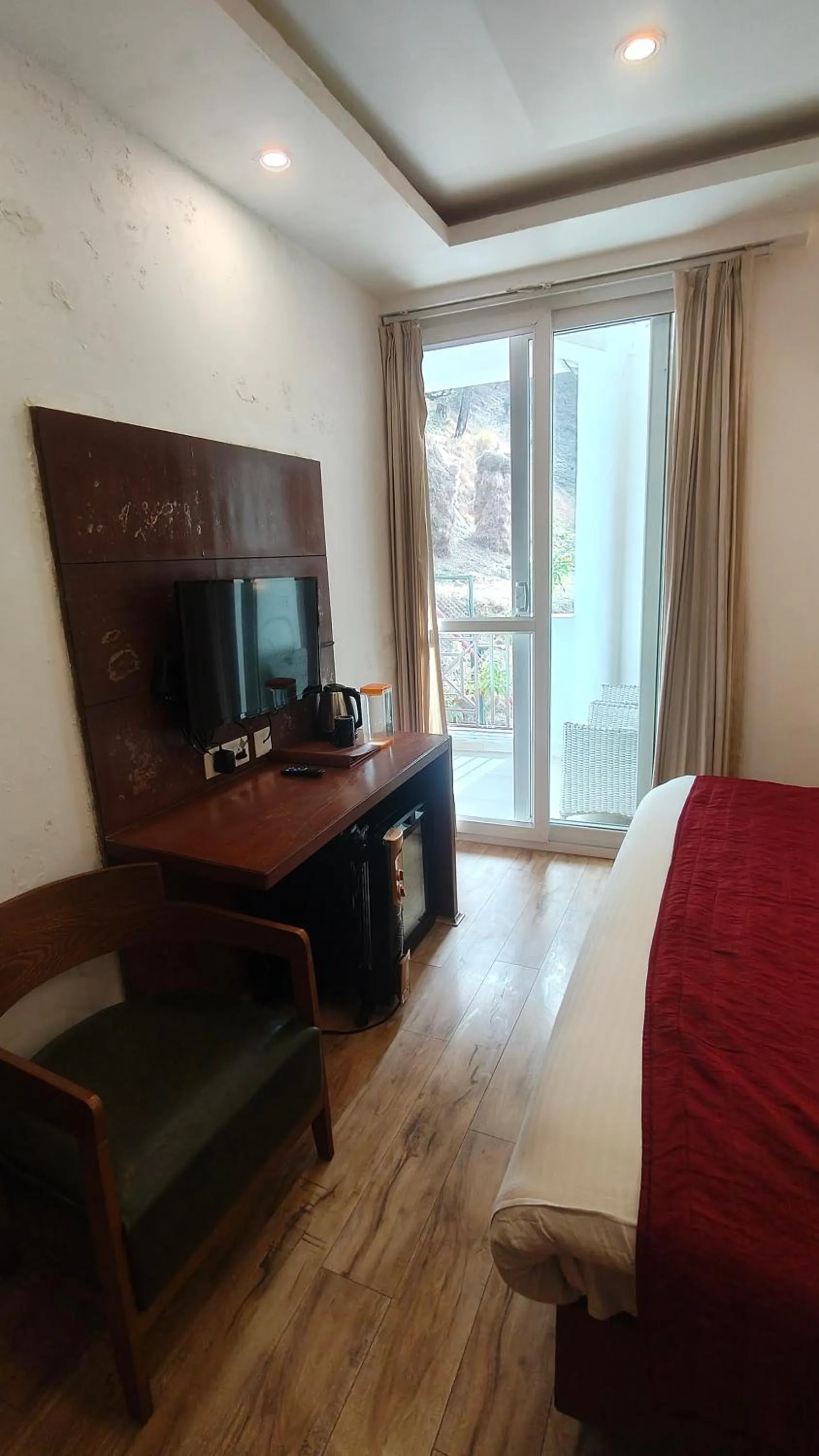 Bedroom, Bed in Himalayan Splendour Resort