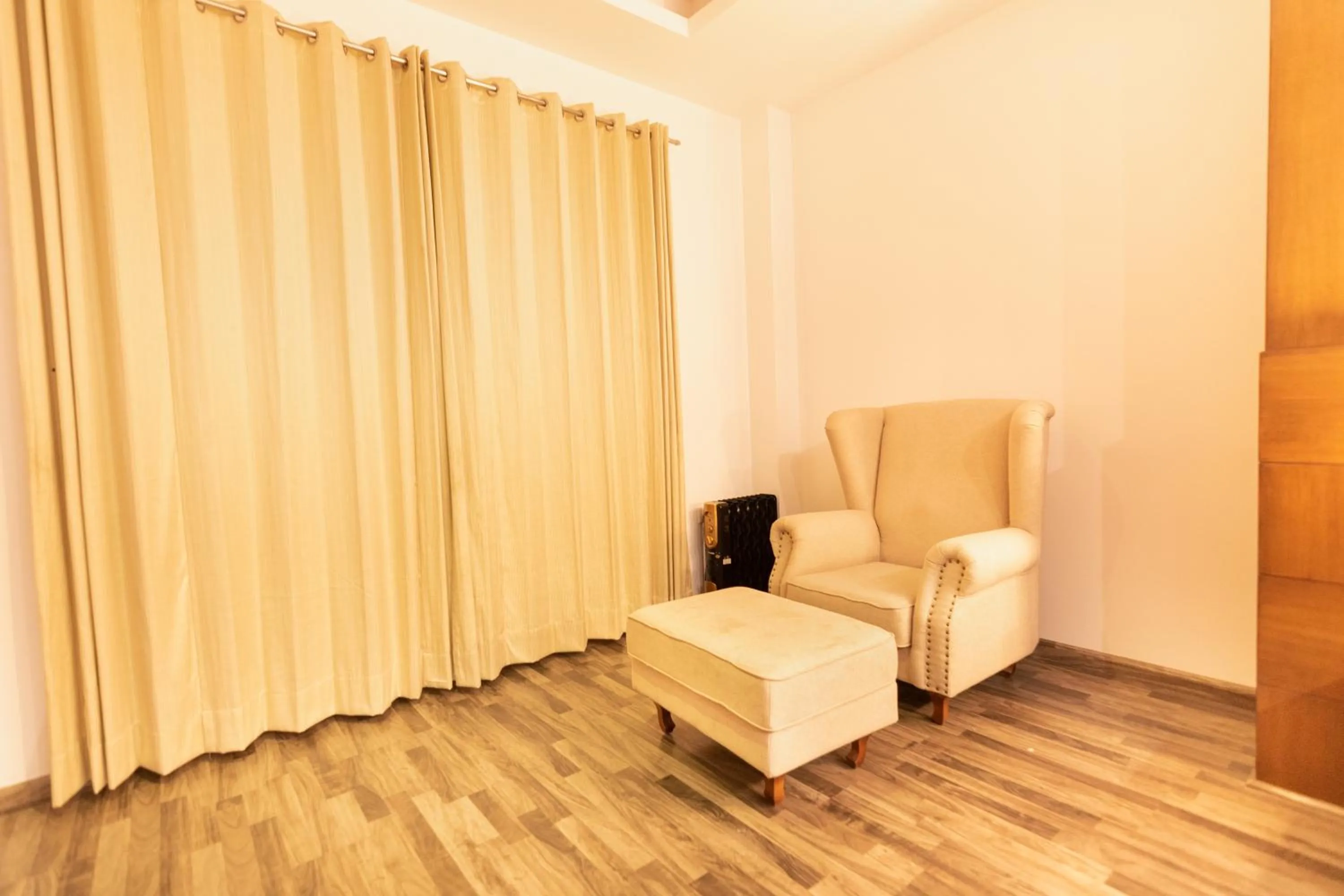 Seating area in Himalayan Splendour Resort