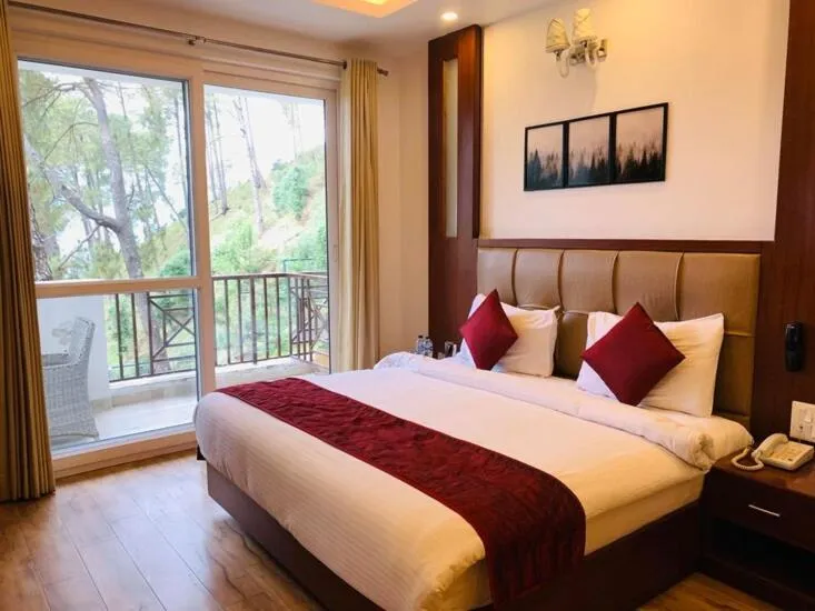 Bedroom, Bed in Himalayan Splendour Resort