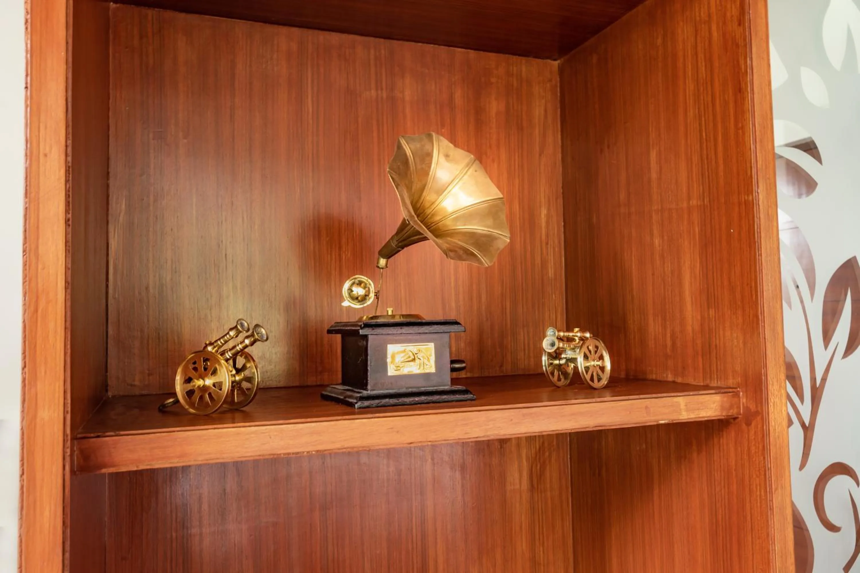 Living room in Himalayan Splendour Resort