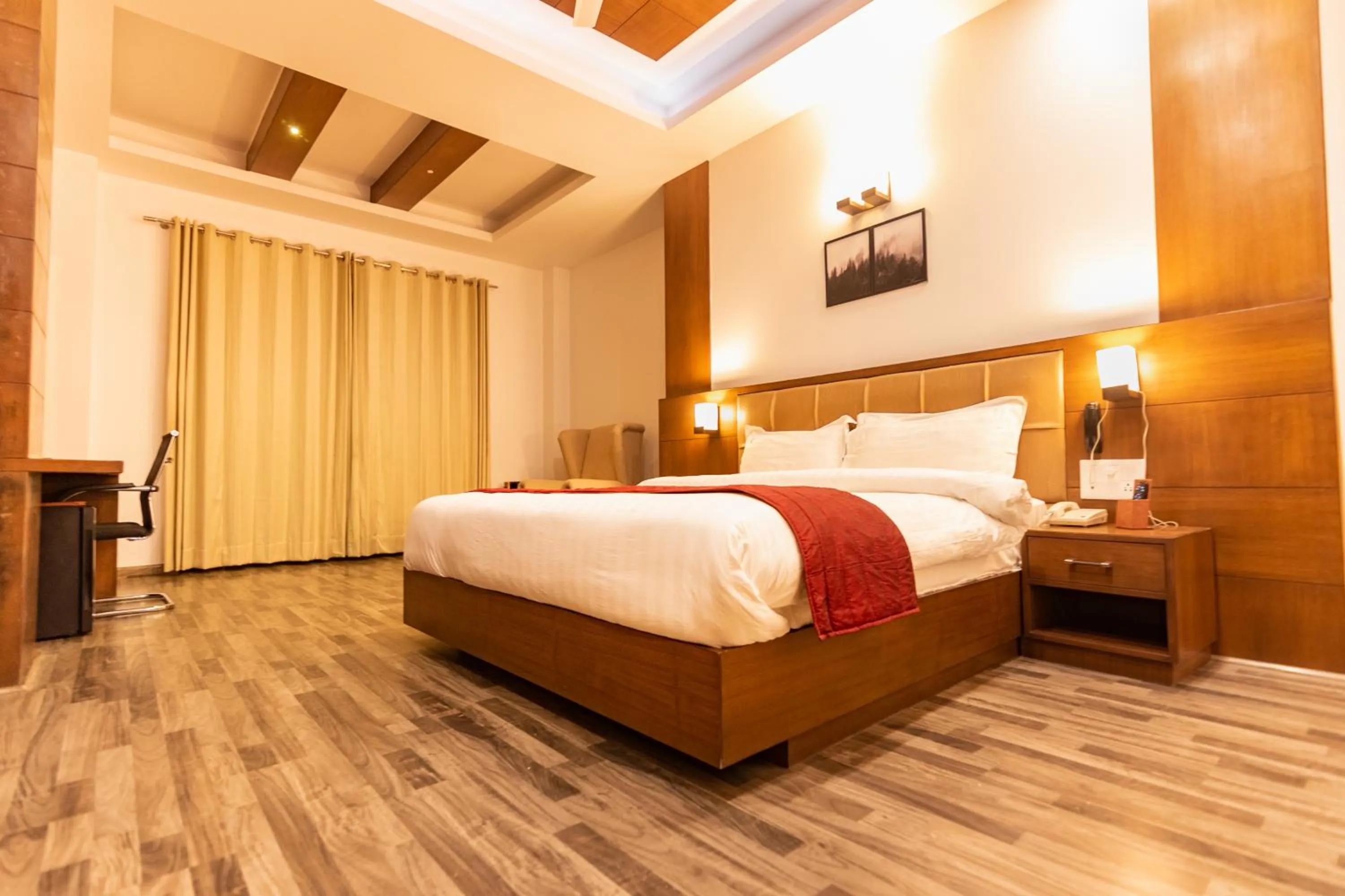 Photo of the whole room, Bed in Himalayan Splendour Resort