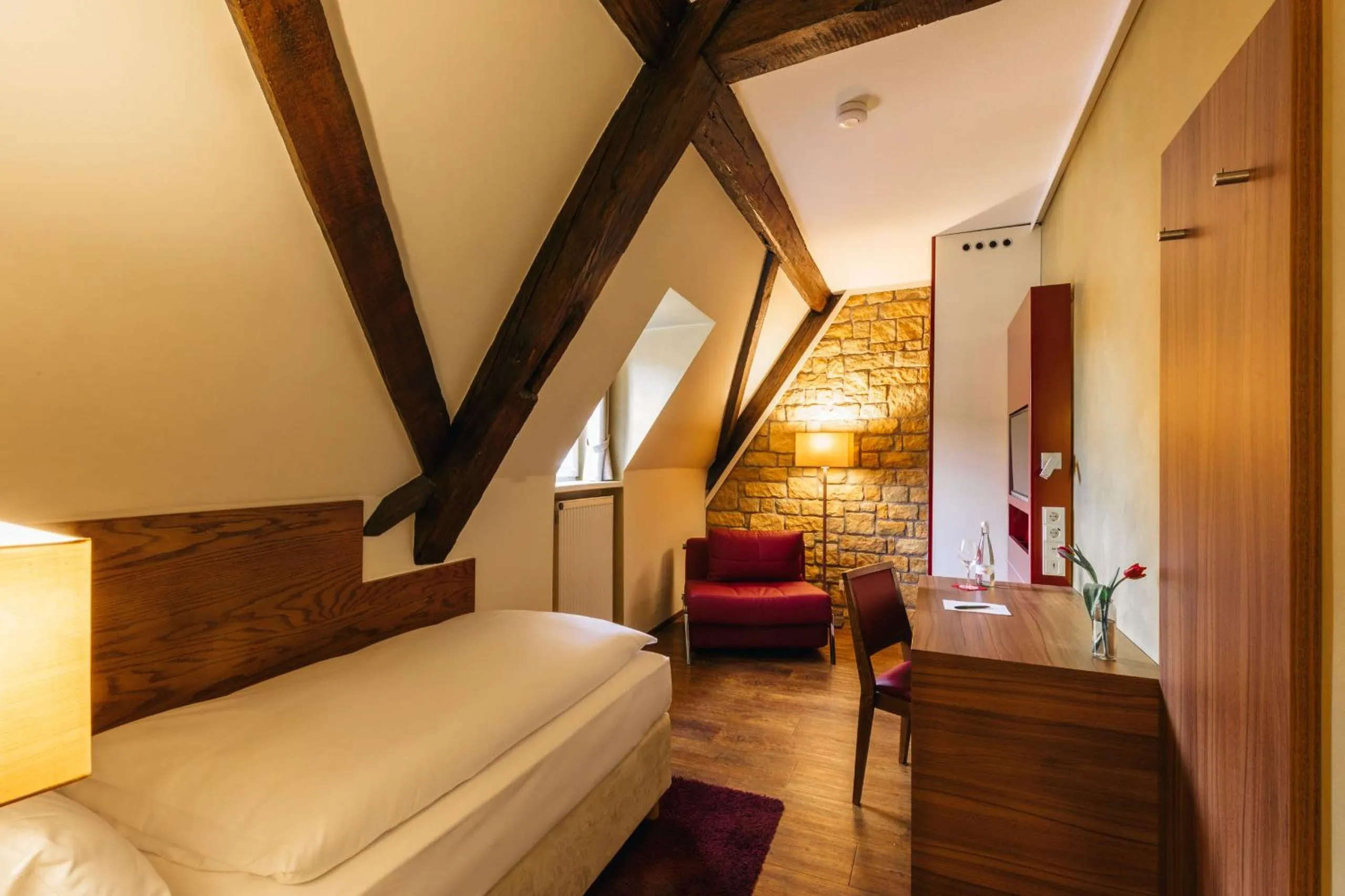 Photo of the whole room, Bed in Amtshaus Freinsheim
