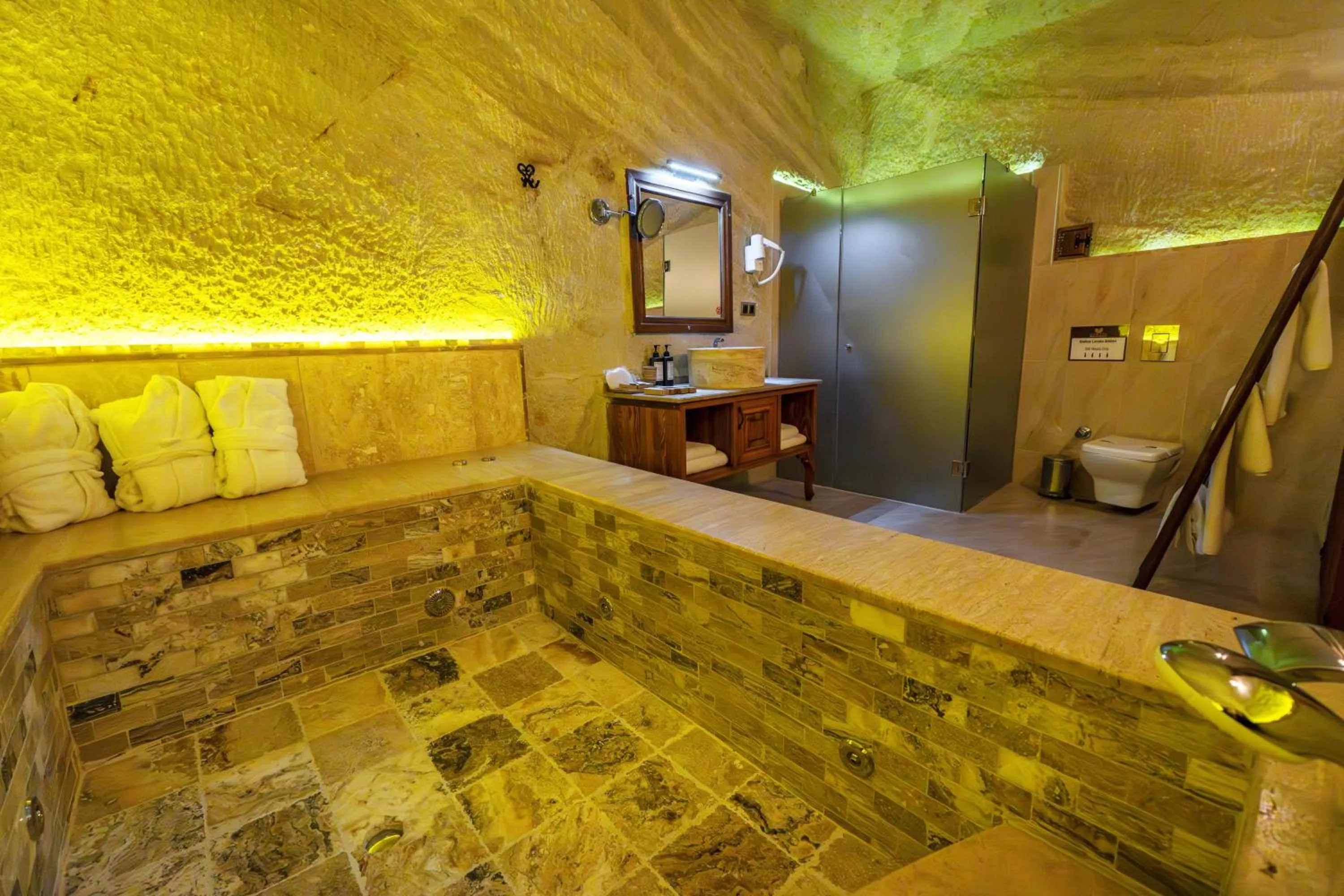 Shower in Utopia Cave Cappadocia