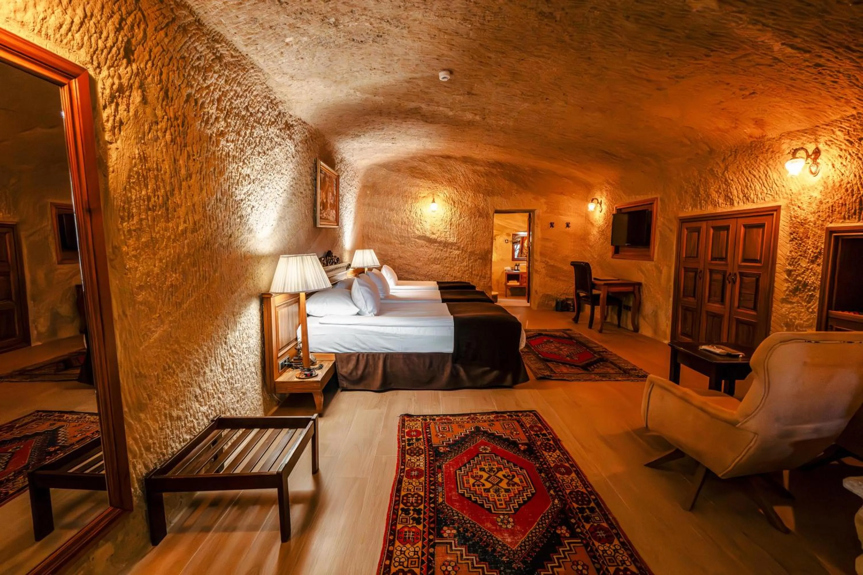 Photo of the whole room, Bed in Utopia Cave Cappadocia