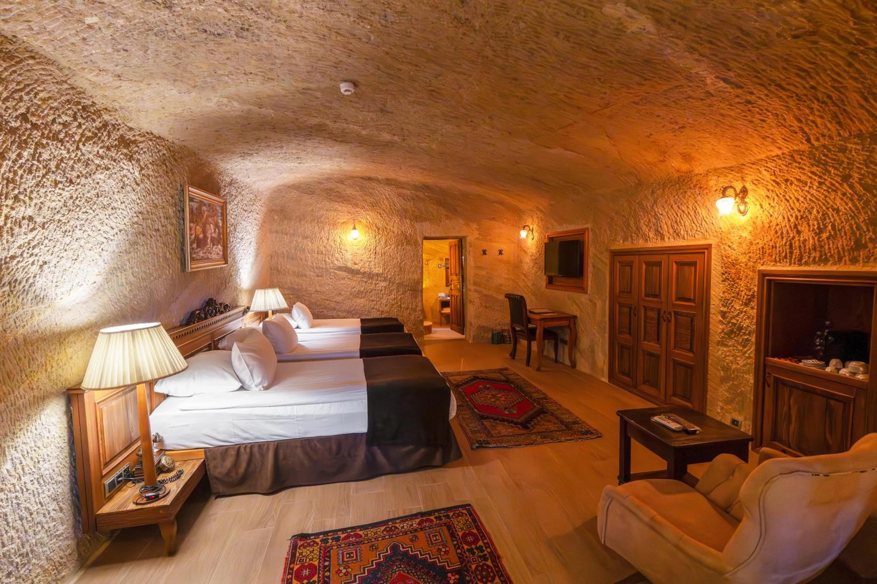 Photo of the whole room, Bed in Utopia Cave Cappadocia
